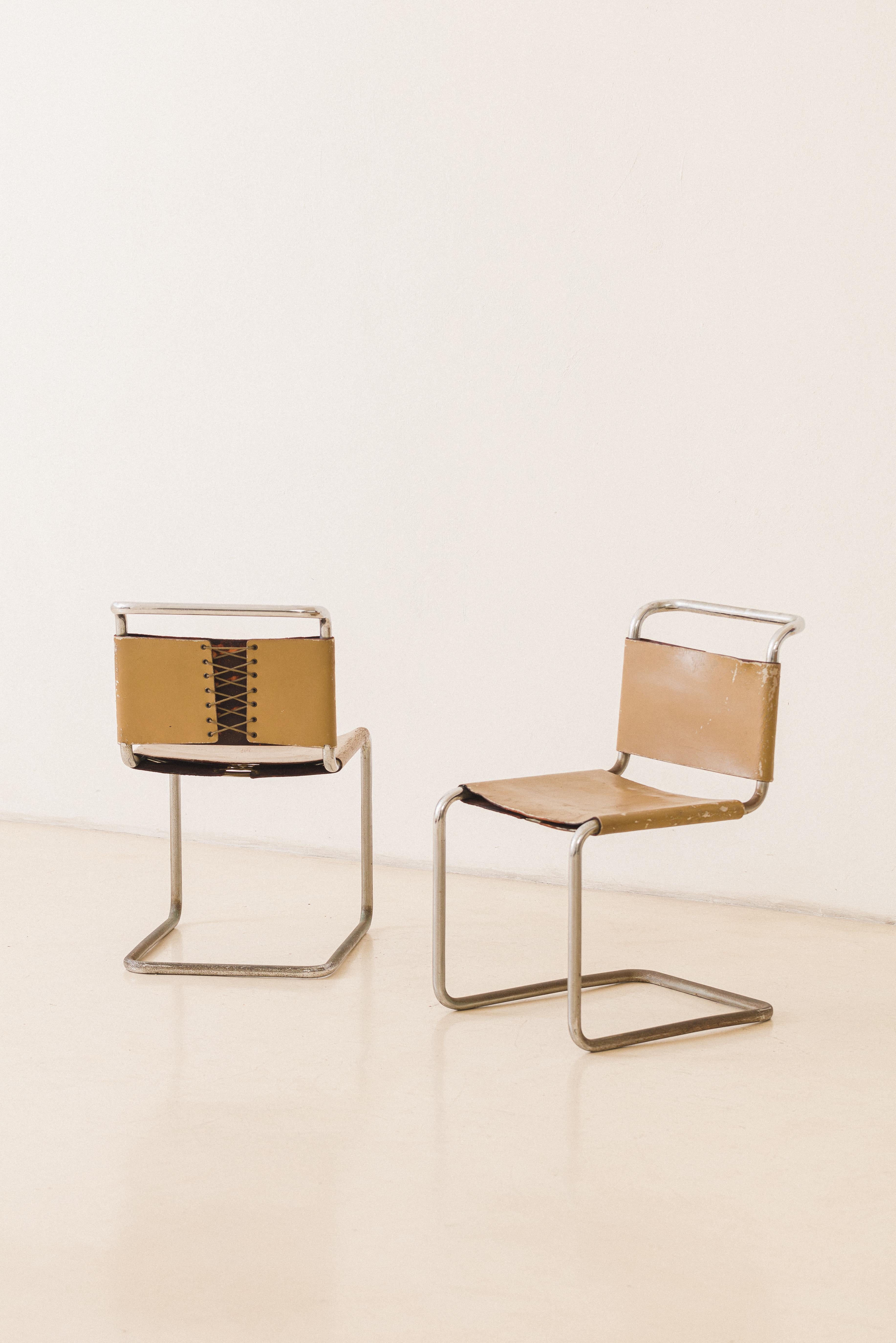 Conjunto de diez Sillas B33 diseño de Marcel Breuer, Hierro y Cuero, Brasil, 1980 en Bueno estado para la venta en New York, NY