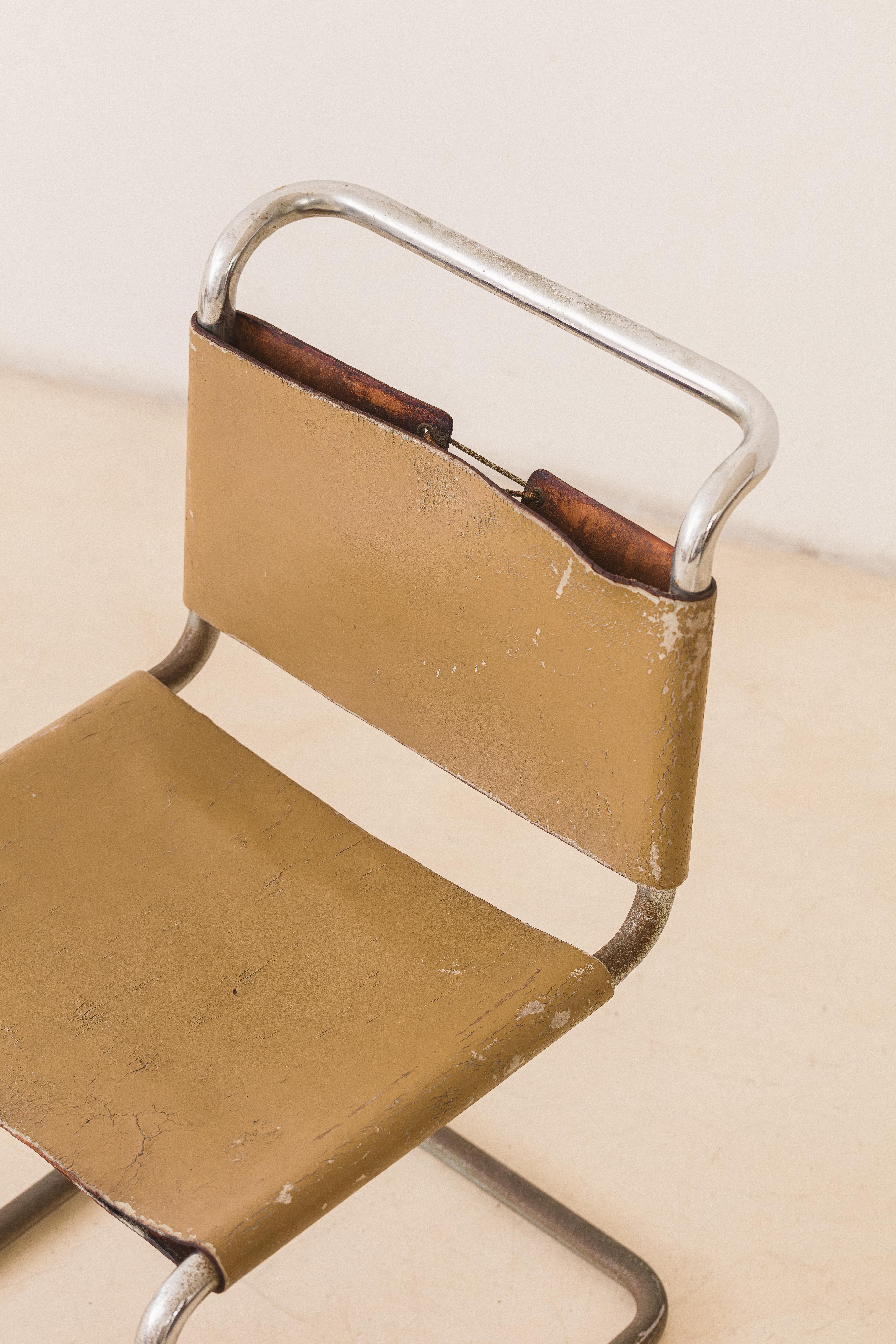 Conjunto de diez Sillas B33 diseño de Marcel Breuer, Hierro y Cuero, Brasil, 1980 en venta 1