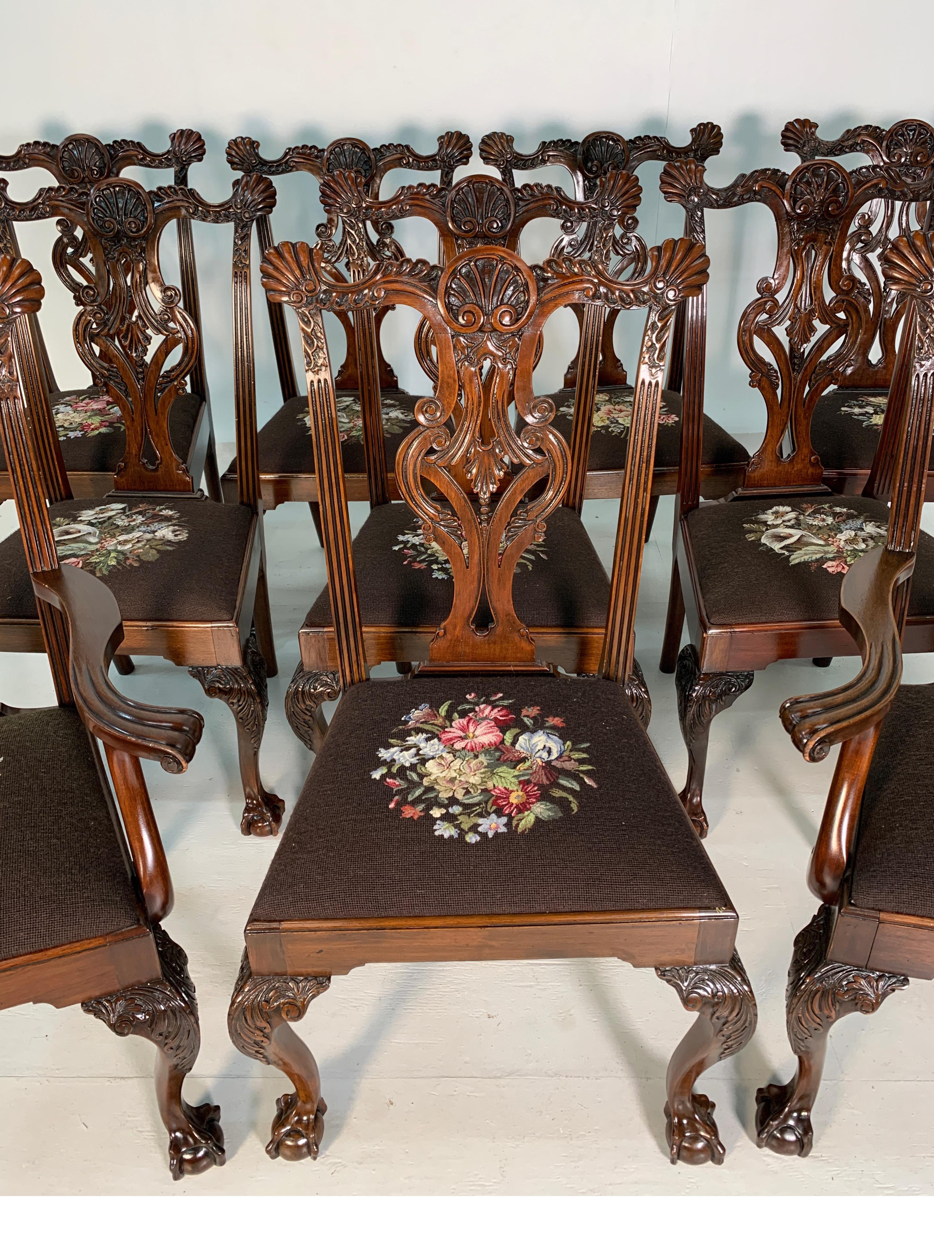 Satz von zehn wunderschön handgeschnitzten Stühlen aus Mahagoni im Chippendale-Stil, um 1870 (amerikanisch) im Angebot