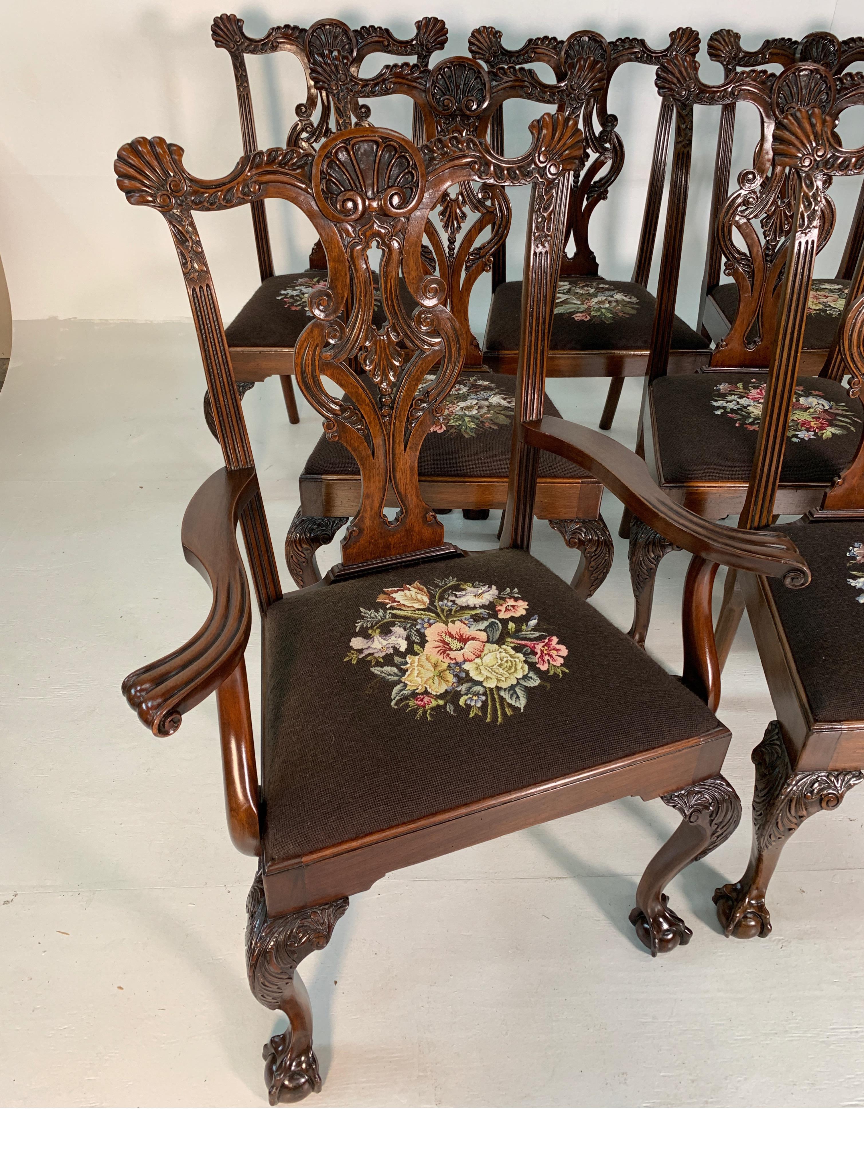 Satz von zehn wunderschön handgeschnitzten Stühlen aus Mahagoni im Chippendale-Stil, um 1870 (Geschnitzt) im Angebot