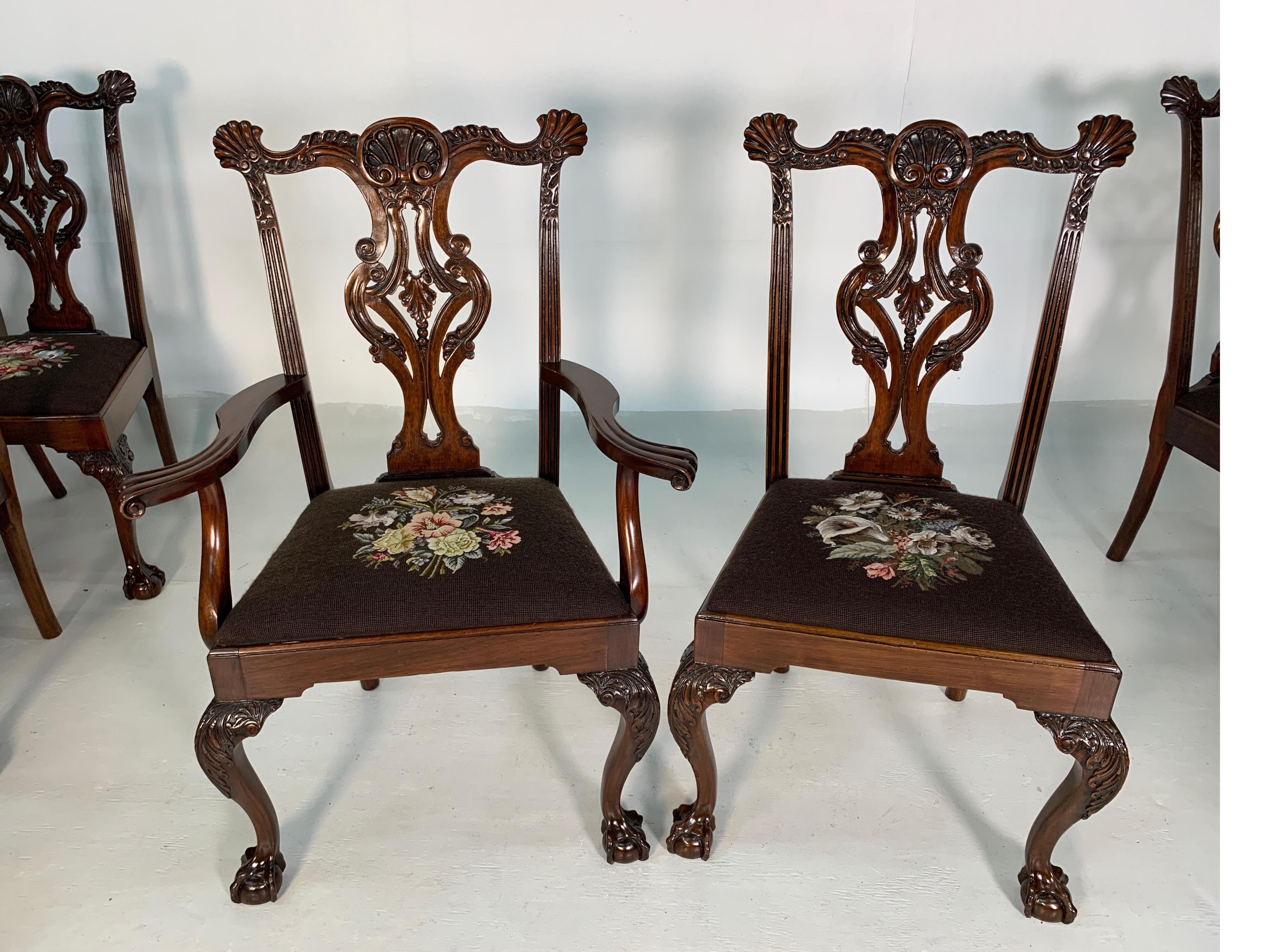 Satz von zehn wunderschön handgeschnitzten Stühlen aus Mahagoni im Chippendale-Stil, um 1870 (Spätes 19. Jahrhundert) im Angebot