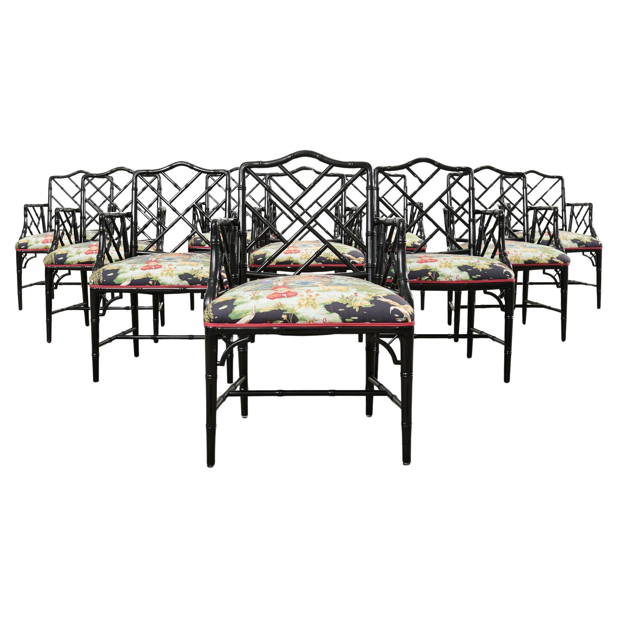 Ensemble de dix chaises de salle à manger en faux bambou laqué de style Chippendale chinois