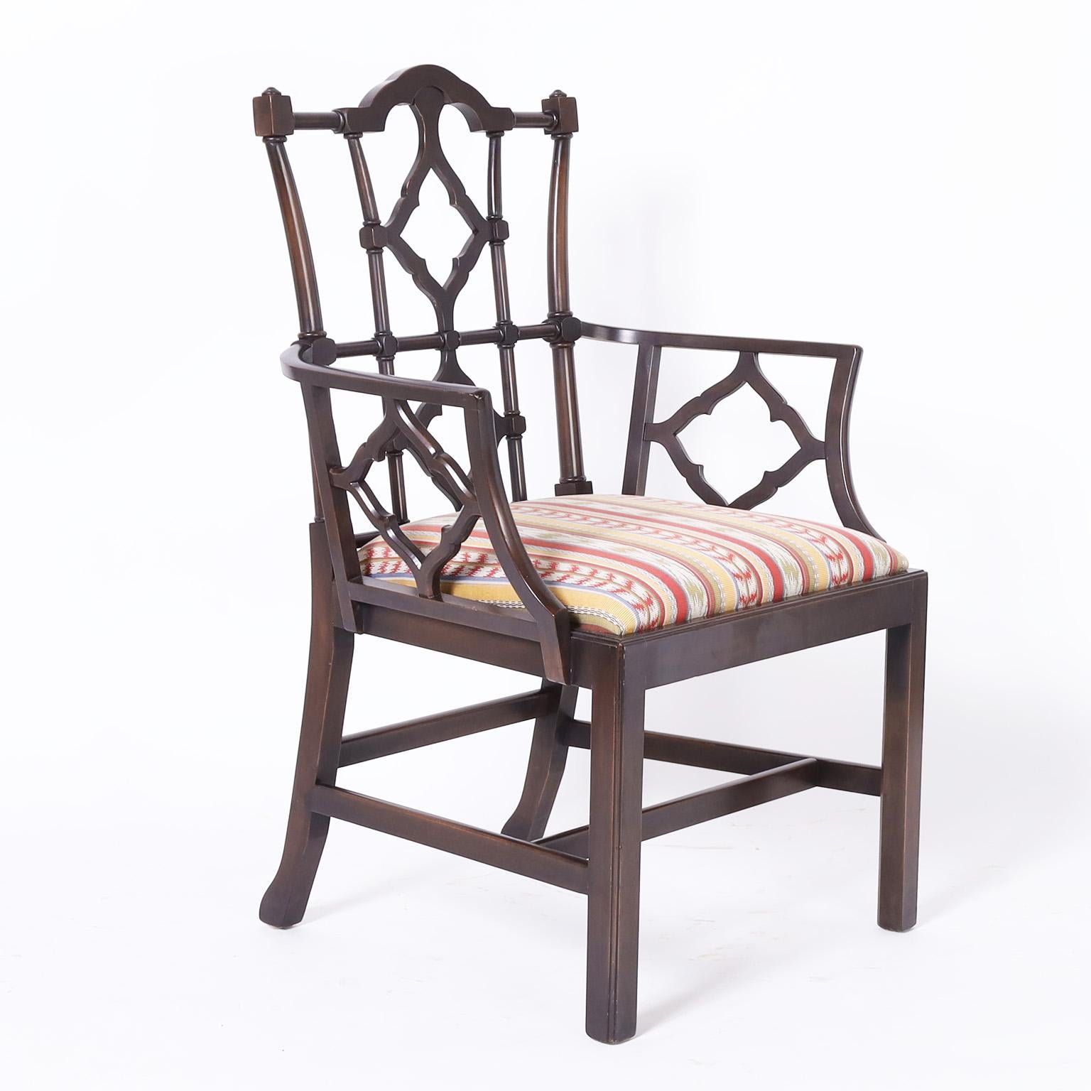 Satz von zehn Sesseln aus der Mitte des Jahrhunderts aus Mahagoni in einer modernen Version der klassischen Chippendale-Form, entworfen von Yale Burge für Donghia.