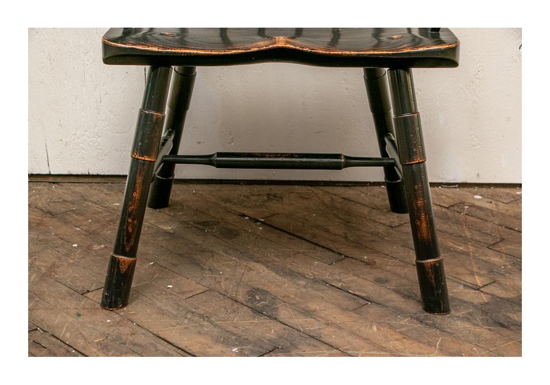 Set di dieci sedie da pranzo contemporanee in stile Windsor in finitura nera in vendita 6