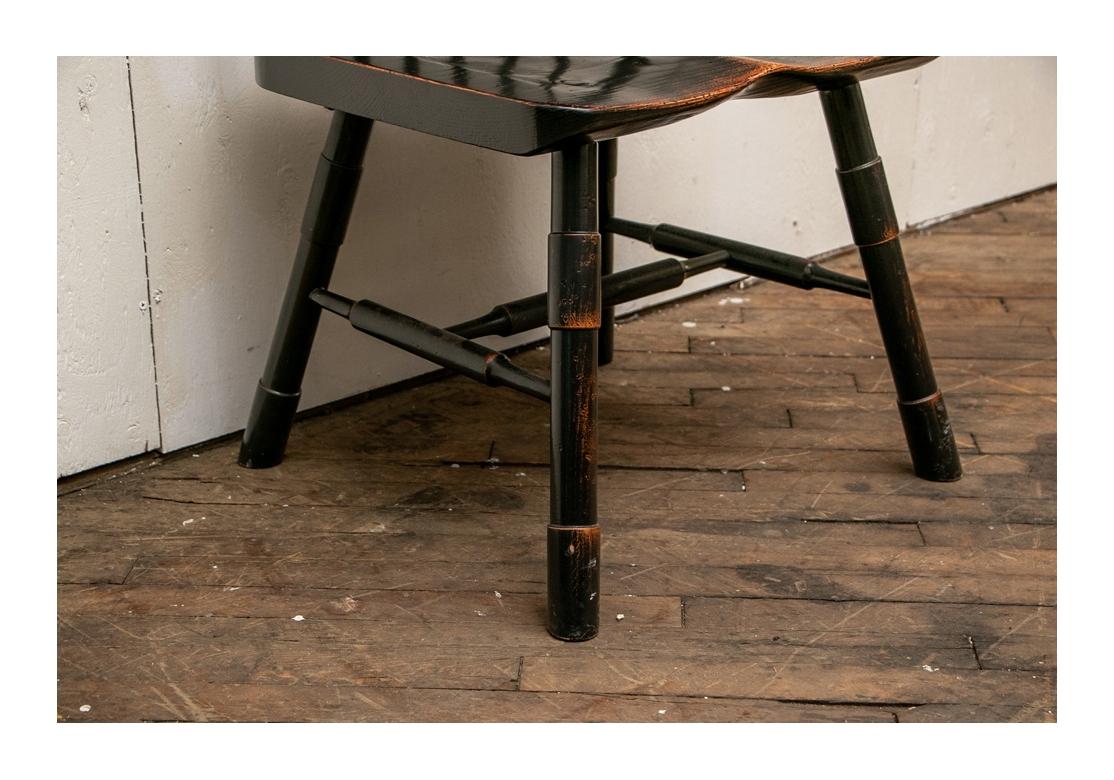 Set di dieci sedie da pranzo contemporanee in stile Windsor in finitura nera in vendita 8
