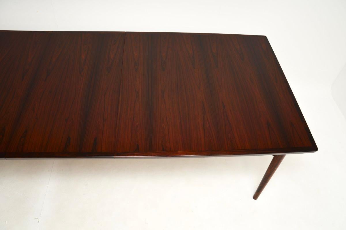 Materiale sintetico Tavolo da pranzo danese vintage e dieci sedie di Arne Vodder per Sibast in vendita