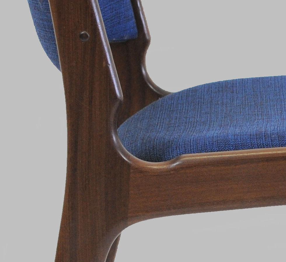 20ième siècle Ensemble de dix chaises de salle à manger danoises Erik Buch entièrement restaurées, avec retapissage en vente