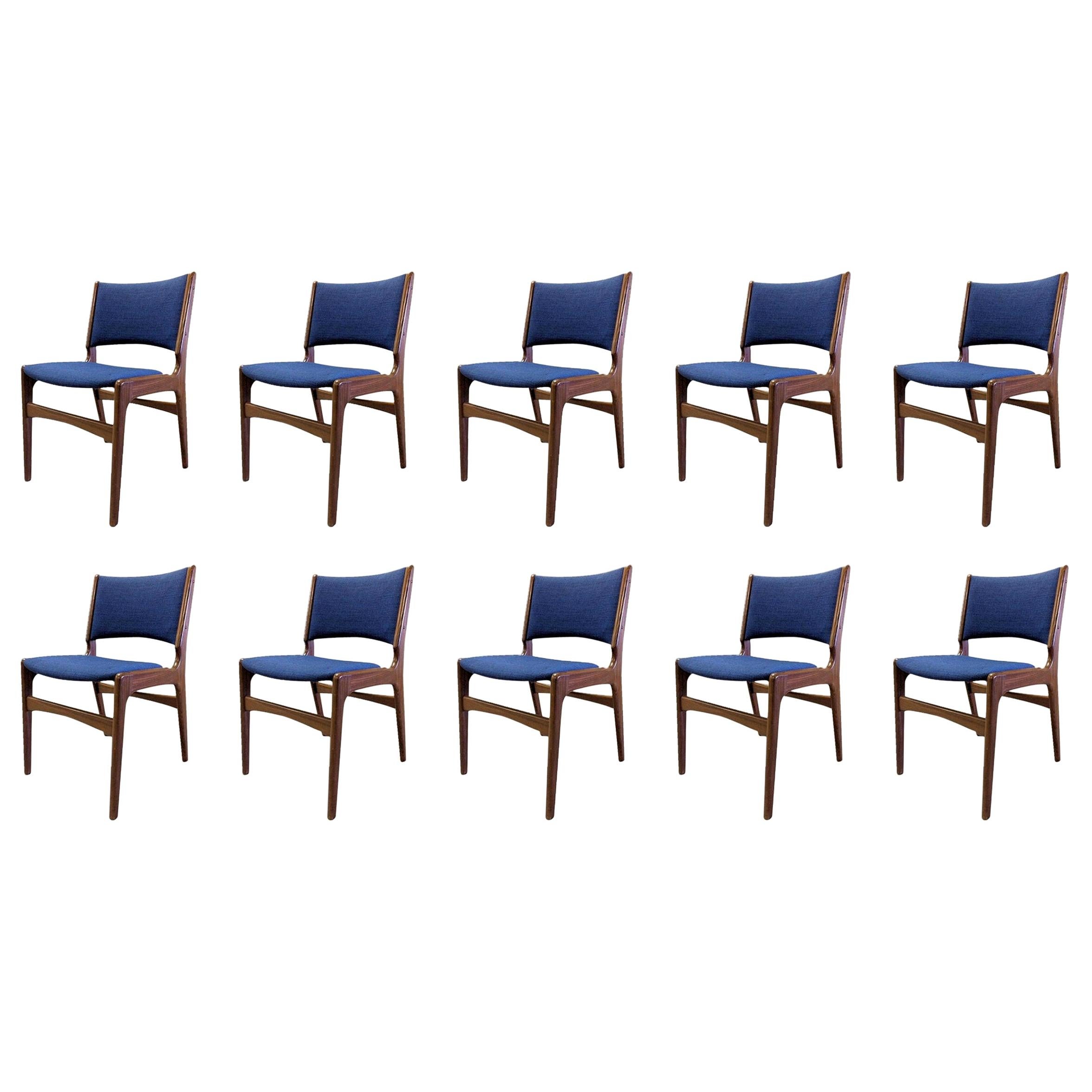 Ensemble de dix chaises de salle à manger danoises Erik Buch entièrement restaurées, avec retapissage en vente