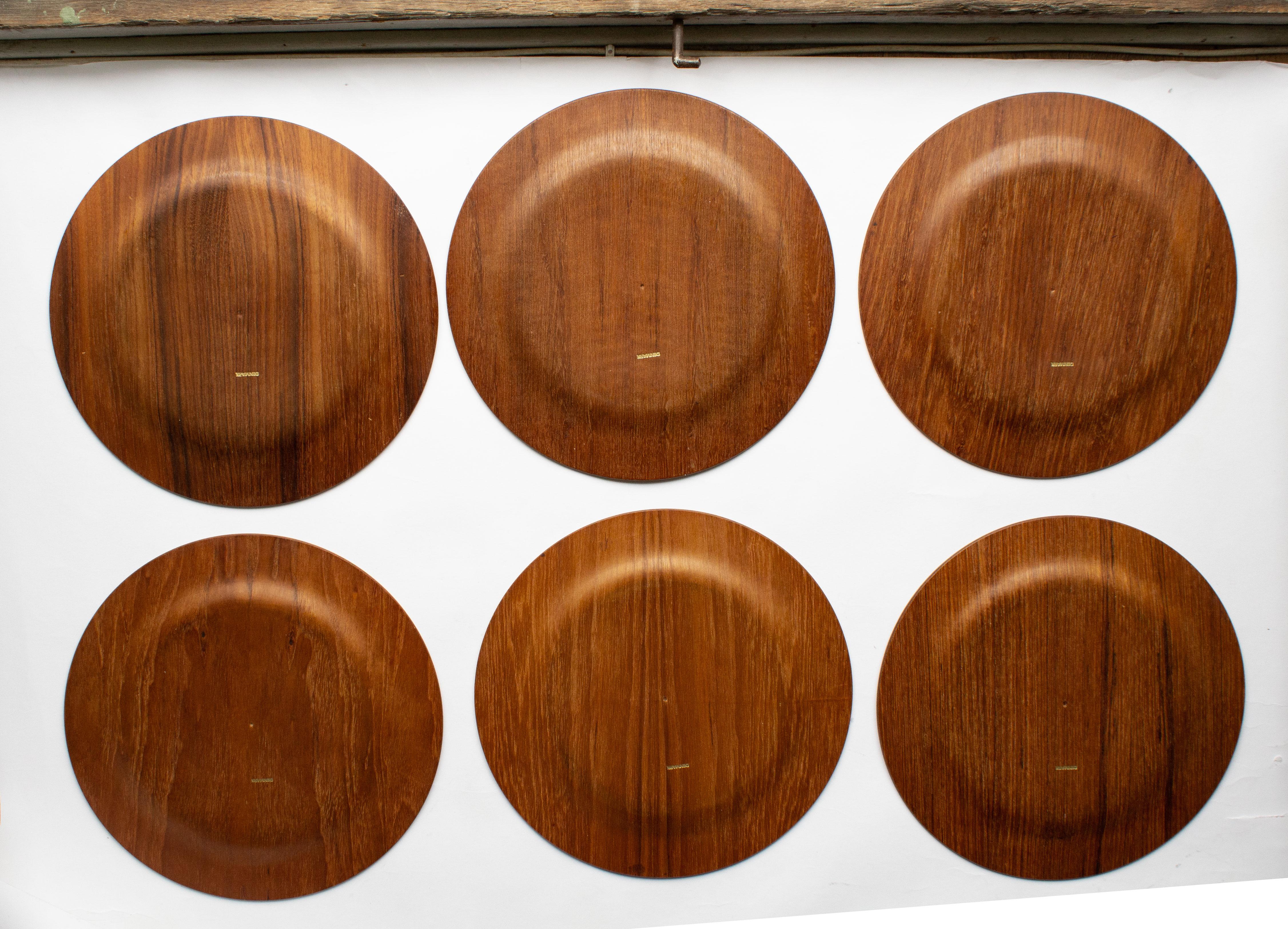 Danois Lot de dix assiettes plates danoises en teck The Moderns en vente