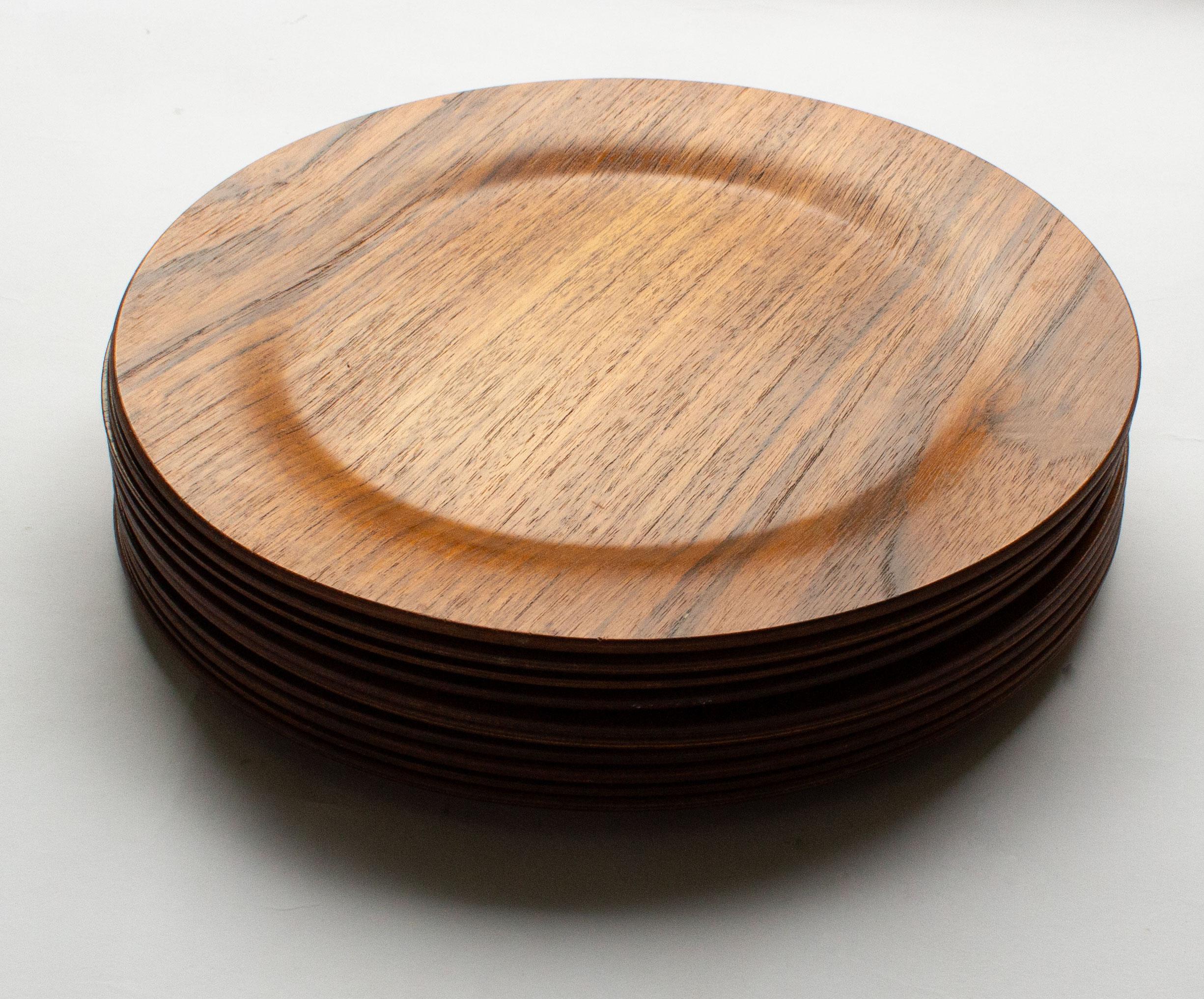 Fait main Lot de dix assiettes plates danoises en teck The Moderns en vente