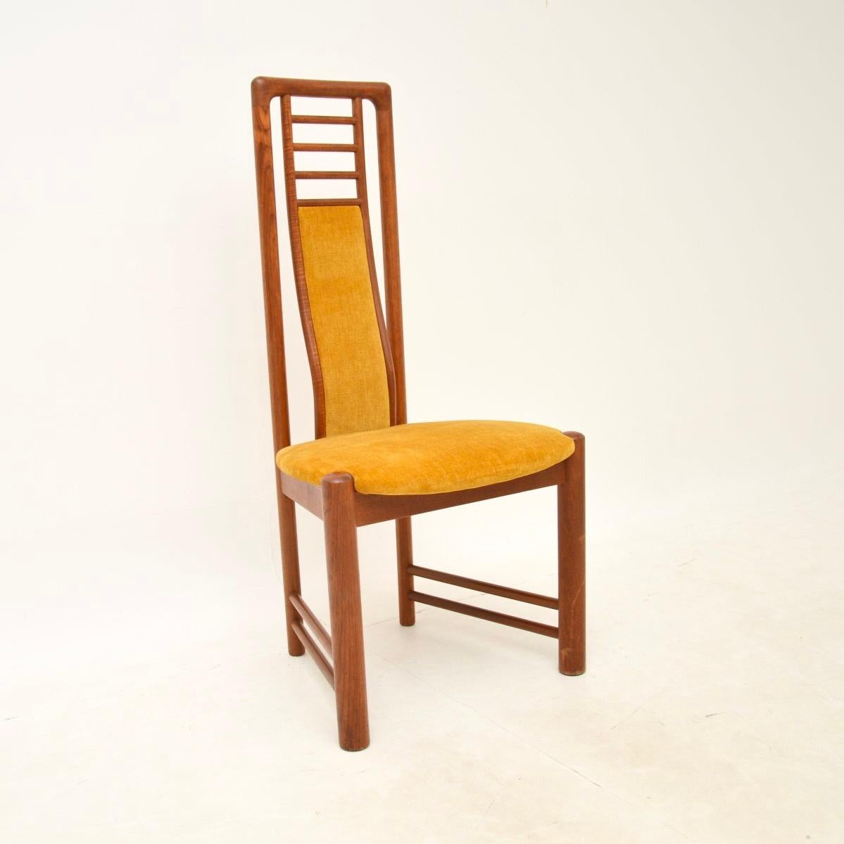 Set of Ten Danish Vintage Teak Dining Chairs In Good Condition For Sale In London, GB