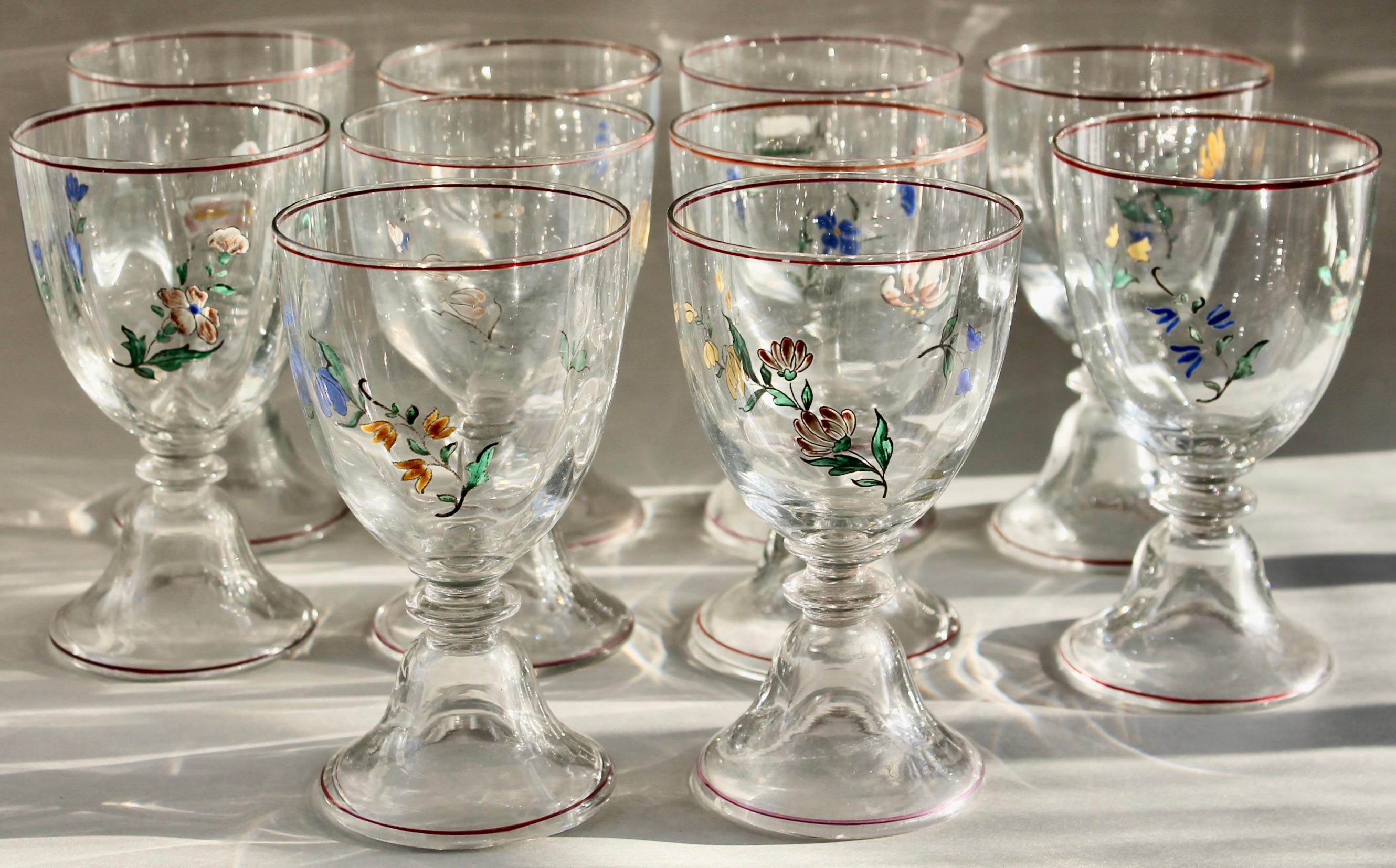 Americano Set di dieci bicchieri di cristallo dipinti a mano in stile Deco in vendita