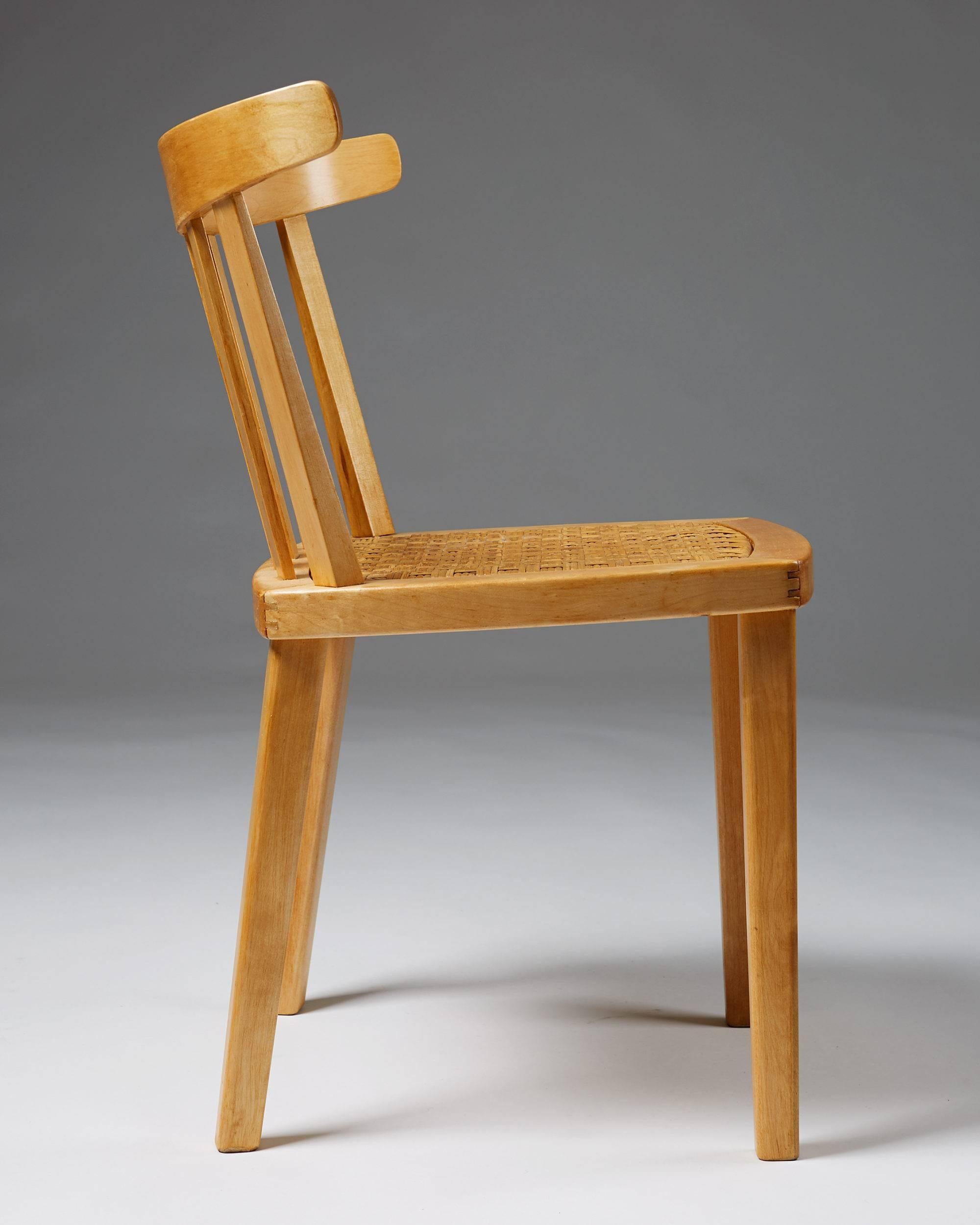Satz von zehn Esszimmerstühlen, entworfen von Aino Aalto für Artek, Finnland, 1950er Jahre (Skandinavische Moderne) im Angebot