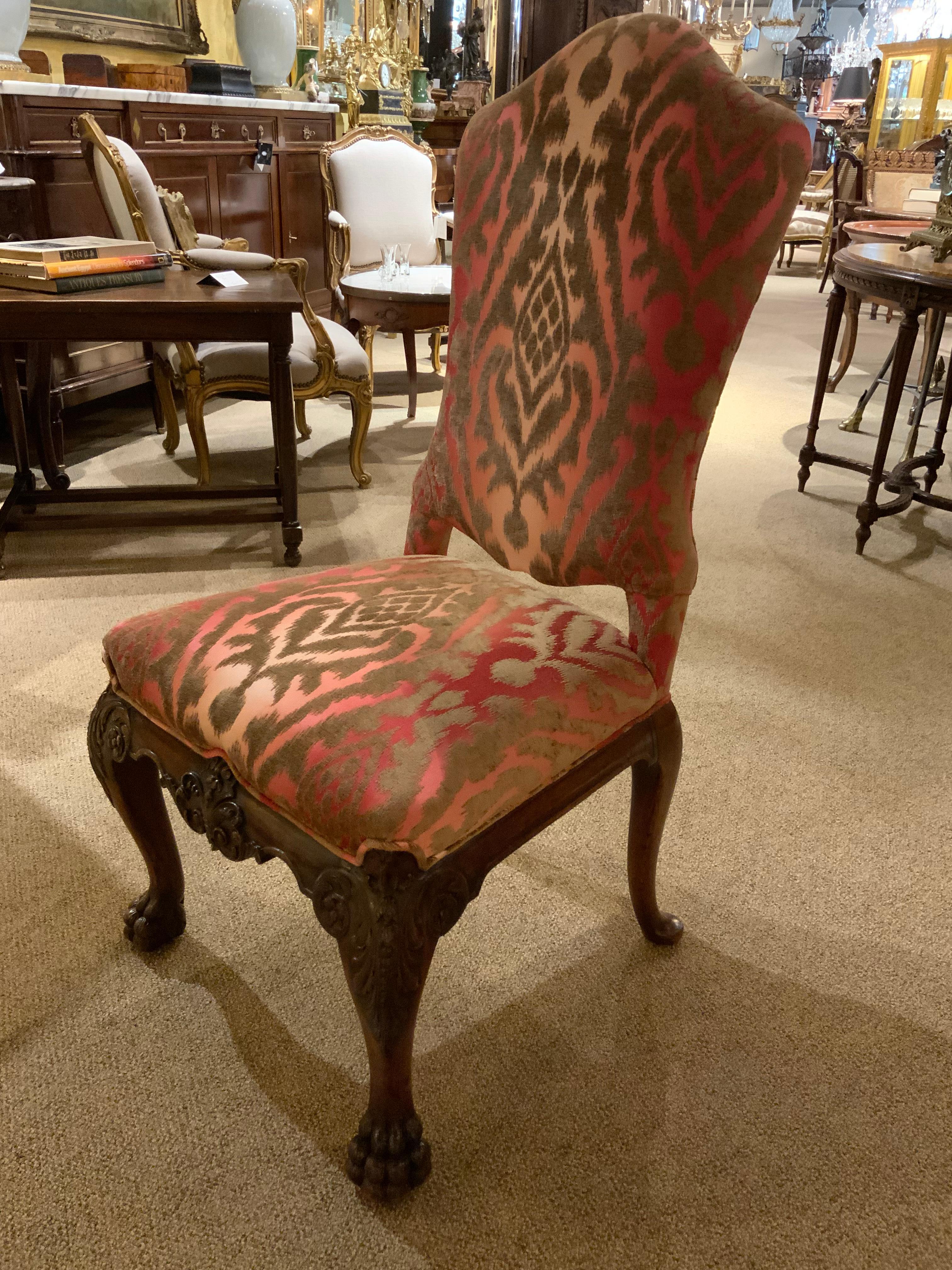 Great quality dining chairs which are very comfortable as well as stylish and
Beautiful. The fabric is a high end designer fabric that is immaculate. The wood
Is a dark walnut and has a carved frame with a carved foot.