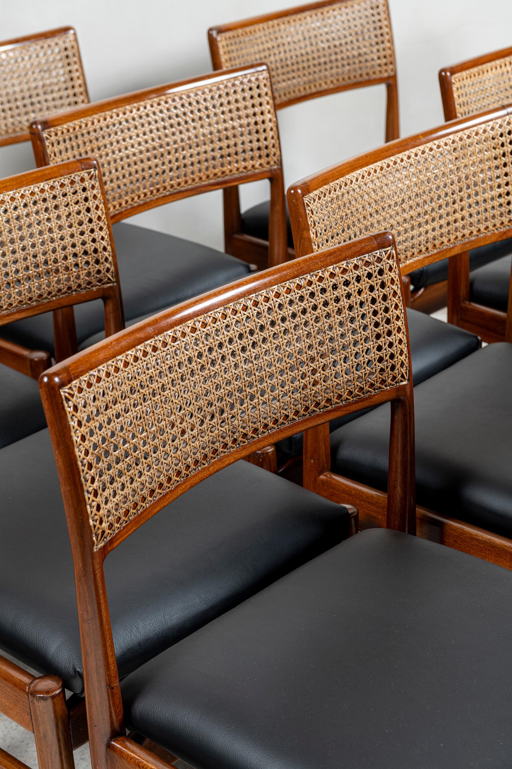 Set of Ten Dining Room Chairs Design by Erik Worts, Denmark, circa 1960. In Good Condition For Sale In Buenos Aires, Buenos Aires
