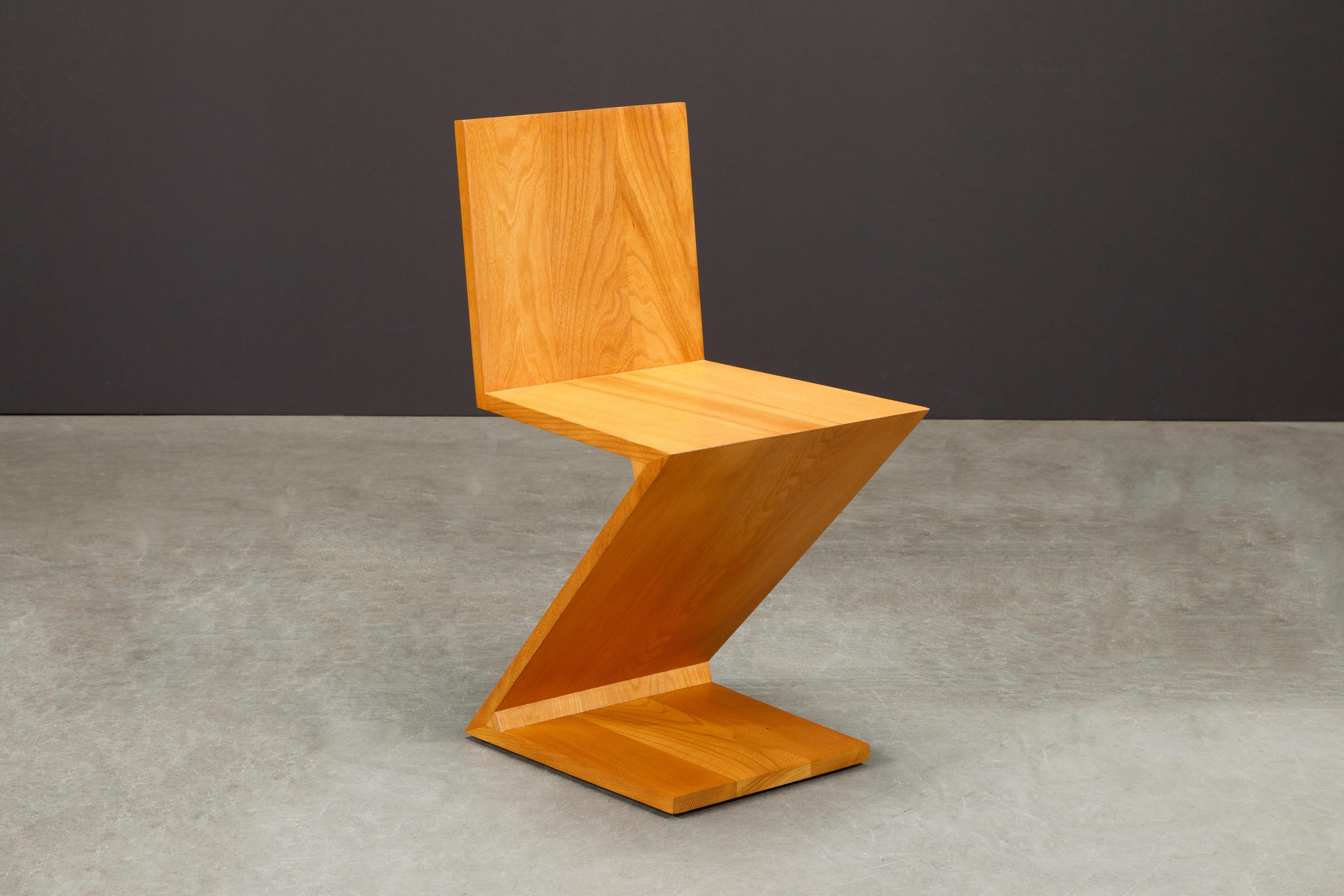 Ensemble de dix chaises 'Zig Zag' de Gerrit Rietveld pour Cassina, 1973, signé en vente 9