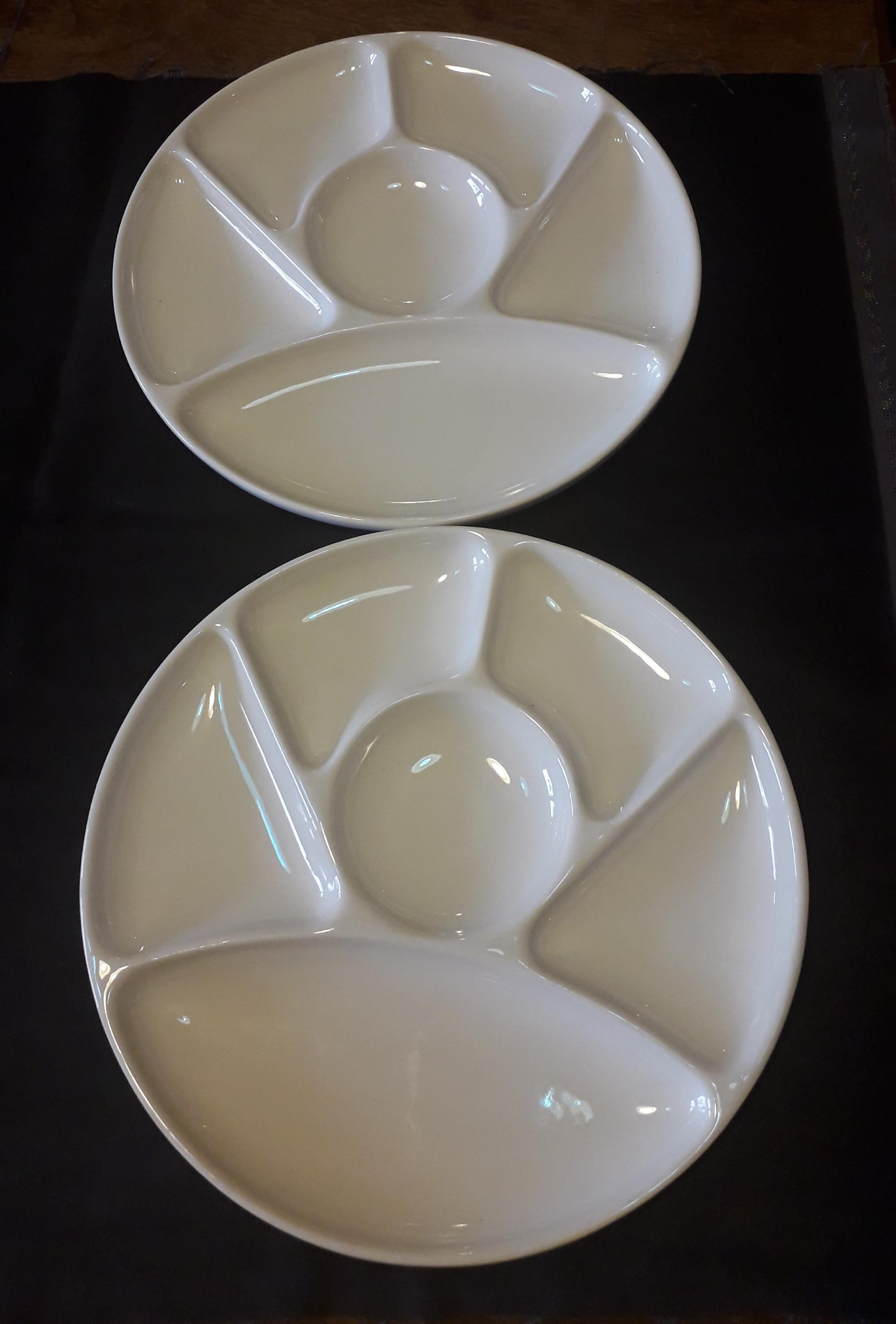 Set of Ten Faience Fondue White Diner Plates Dishes, by Gien, France In Good Condition In Paris, FR