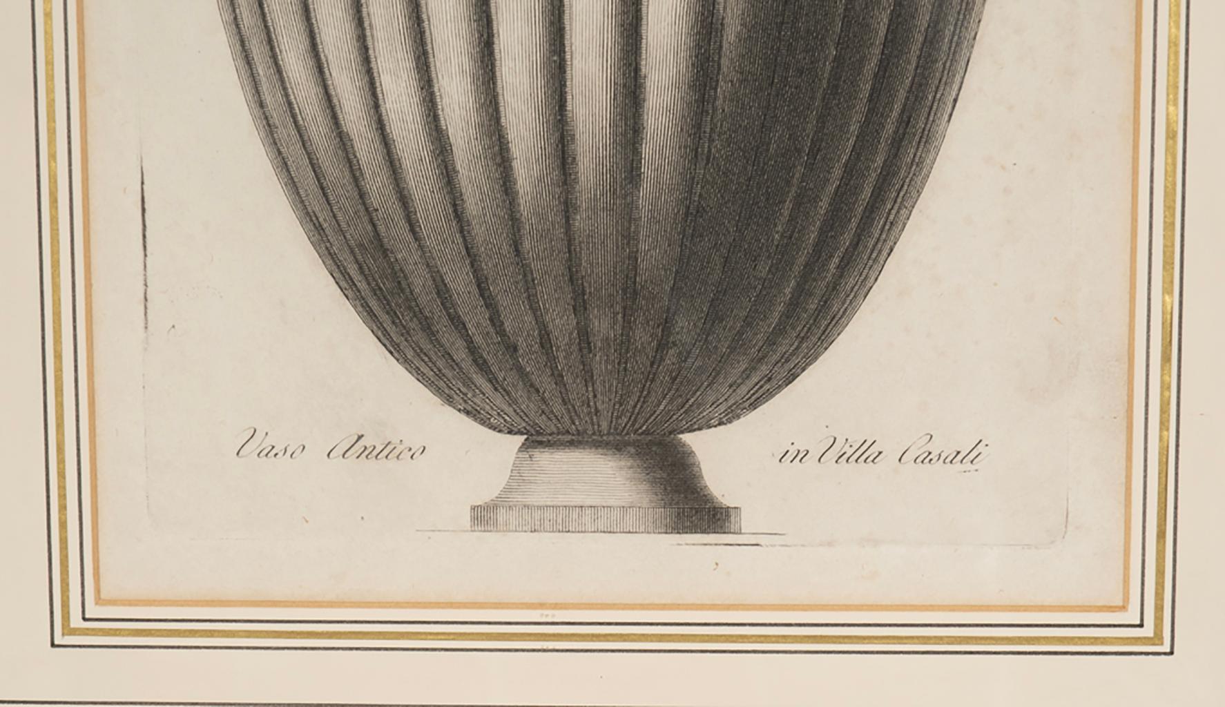 Ensemble de dix gravures encadrées de vases classiques par Carlo Antonini en vente 11