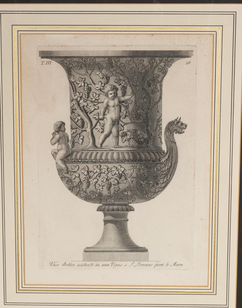 Ensemble de dix gravures encadrées de vases classiques par Carlo Antonini Bon état - En vente à Essex, MA