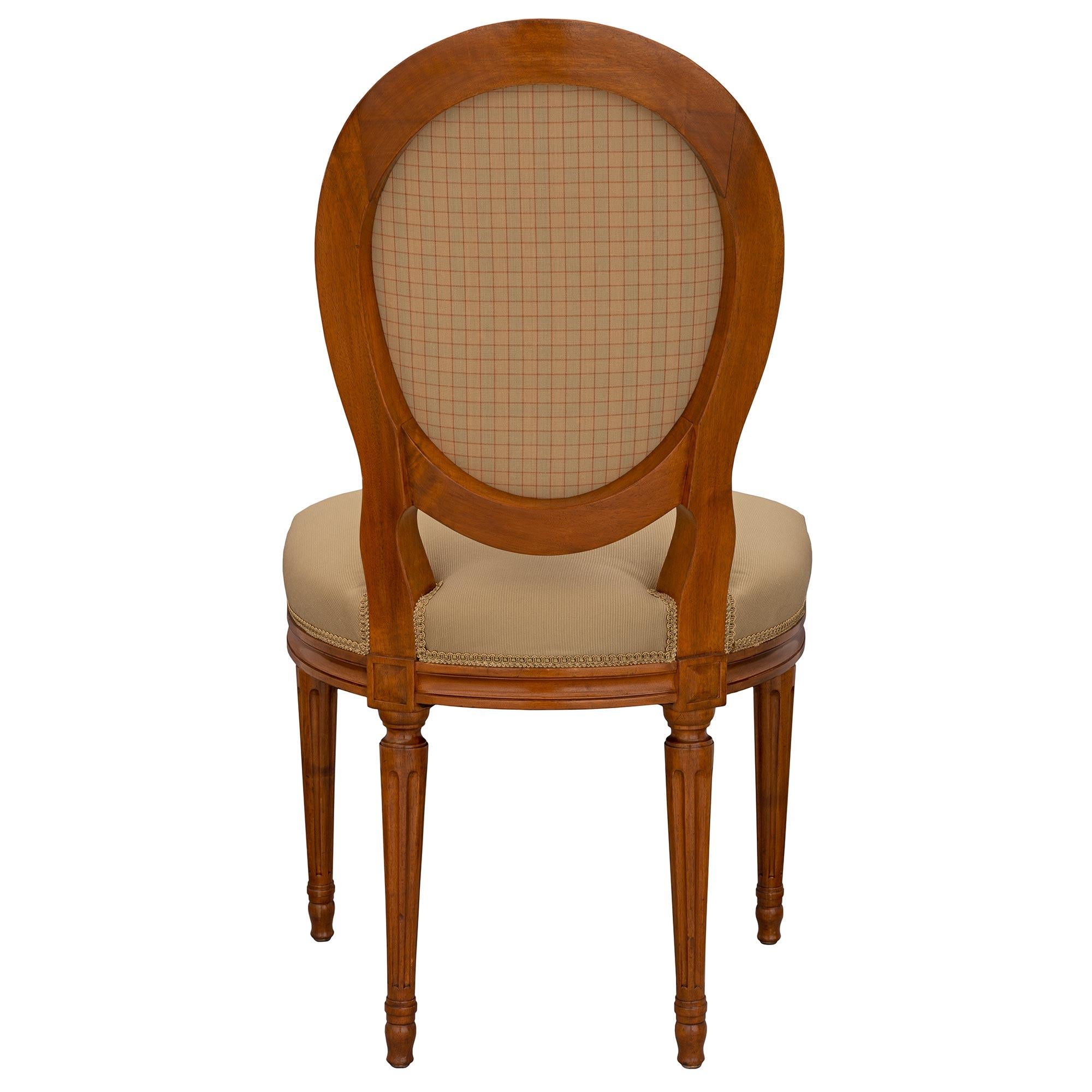 Set of Ten French Turn of the Century Louis XVI Style Solid Walnut Dining Chair For Sale 1