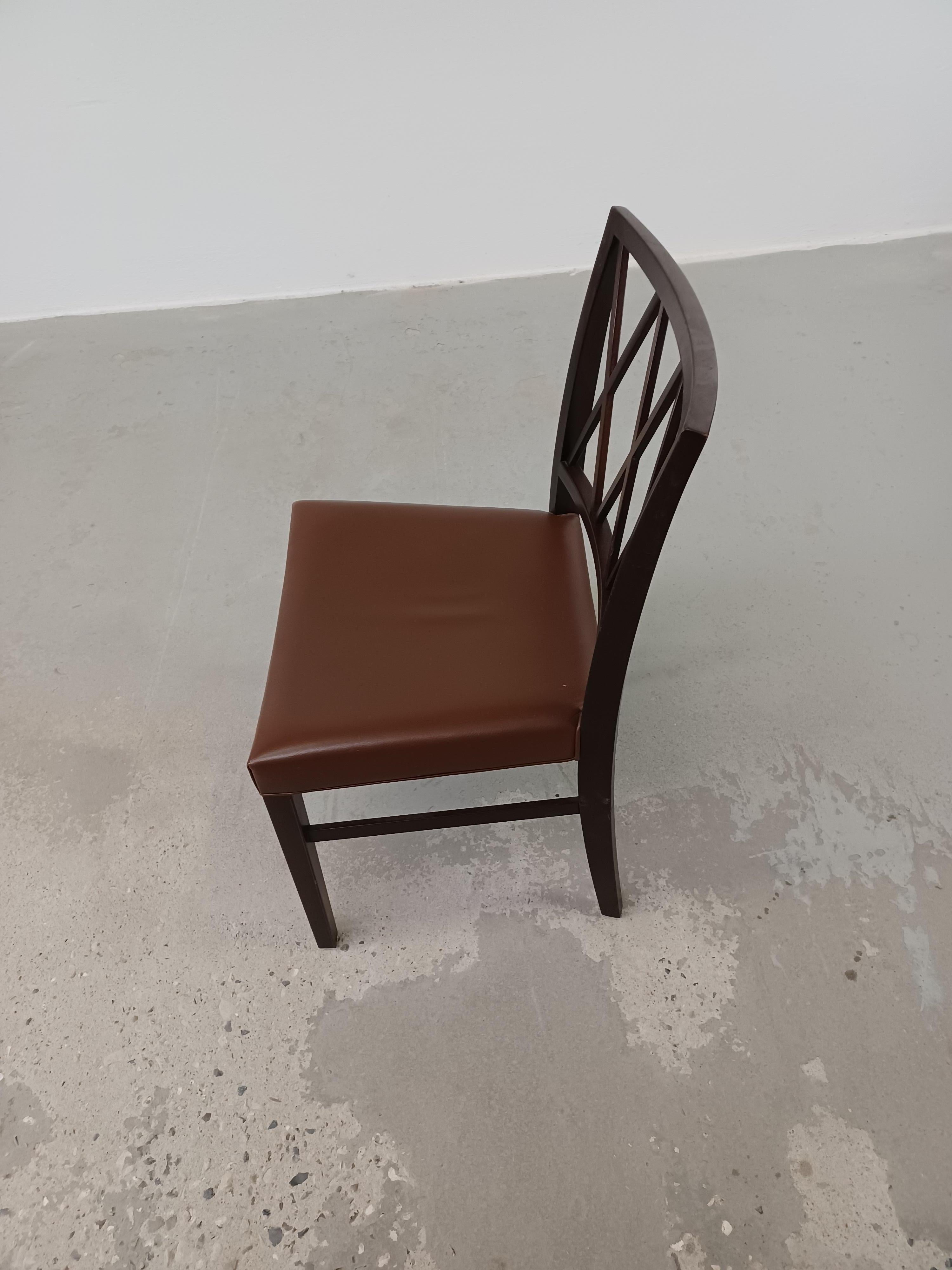 Zehn restaurierte dänische Ole Wanscher-Esszimmerstühle, einschließlich individueller Neupolsterung im Zustand „Gut“ im Angebot in Knebel, DK