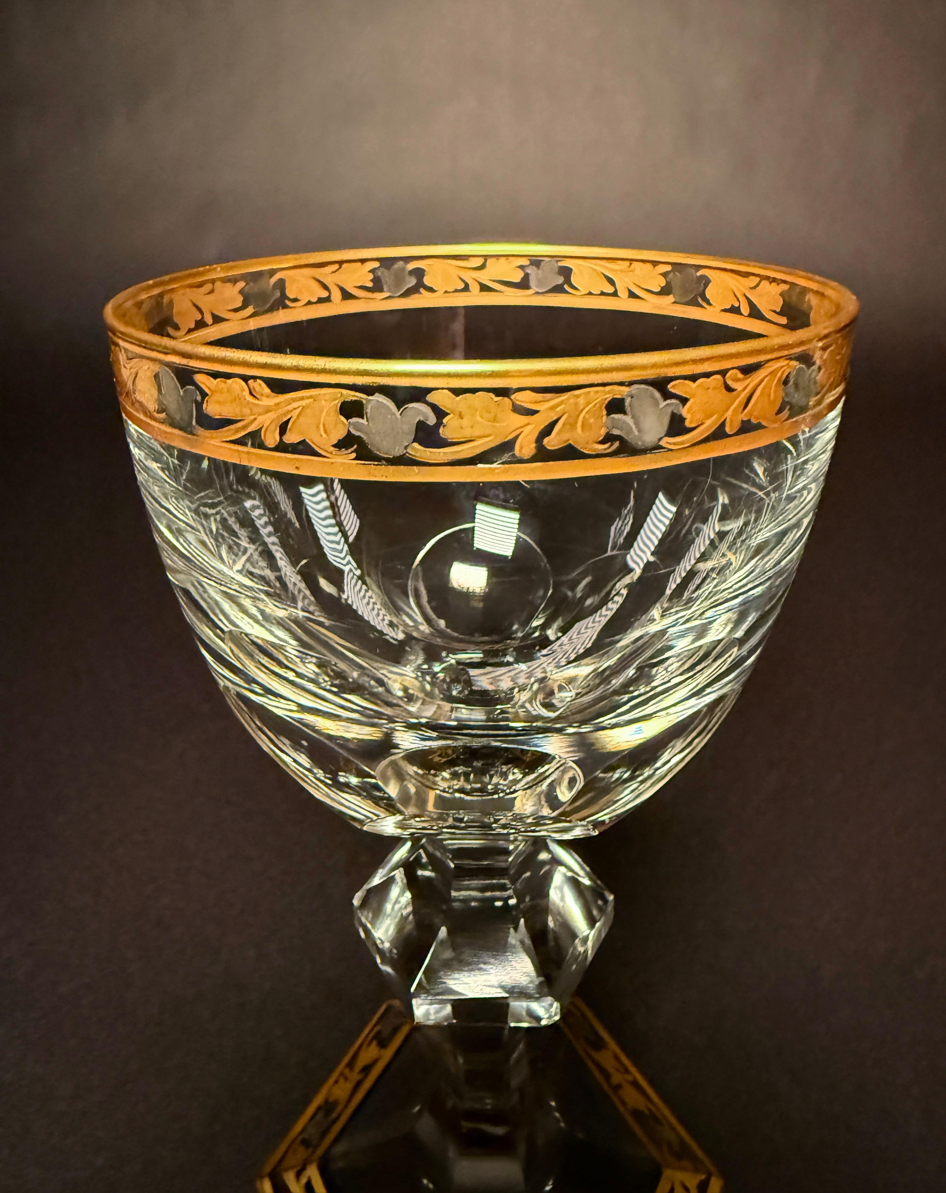 Juego De Diez Copas De Cristal Dorado Y Plateado, A La Manera De Baccarat en Bueno estado para la venta en Norwood, NJ