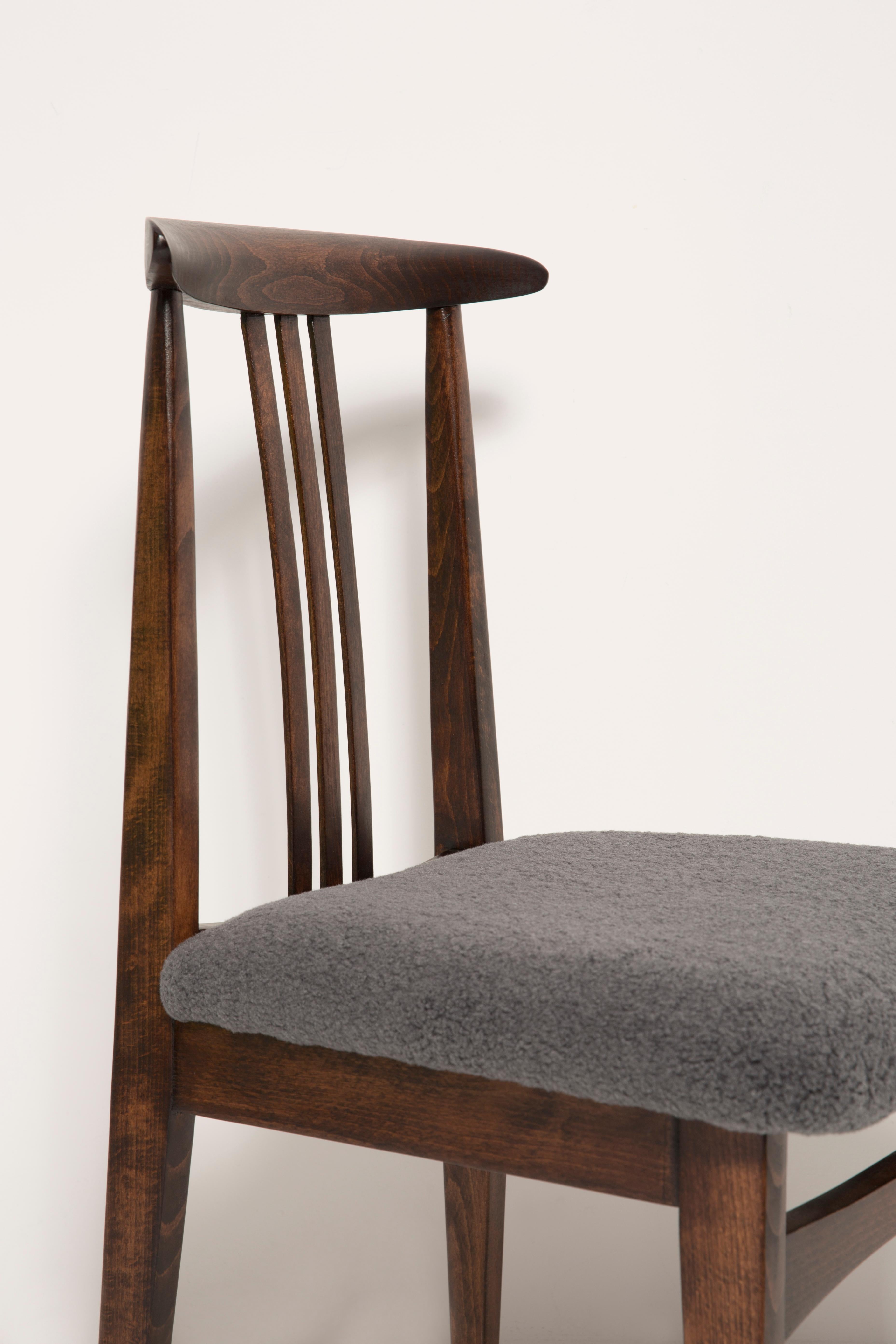Fait main Ensemble de dix chaises en bouclier gris, Design/One, Europe, années 1960 en vente