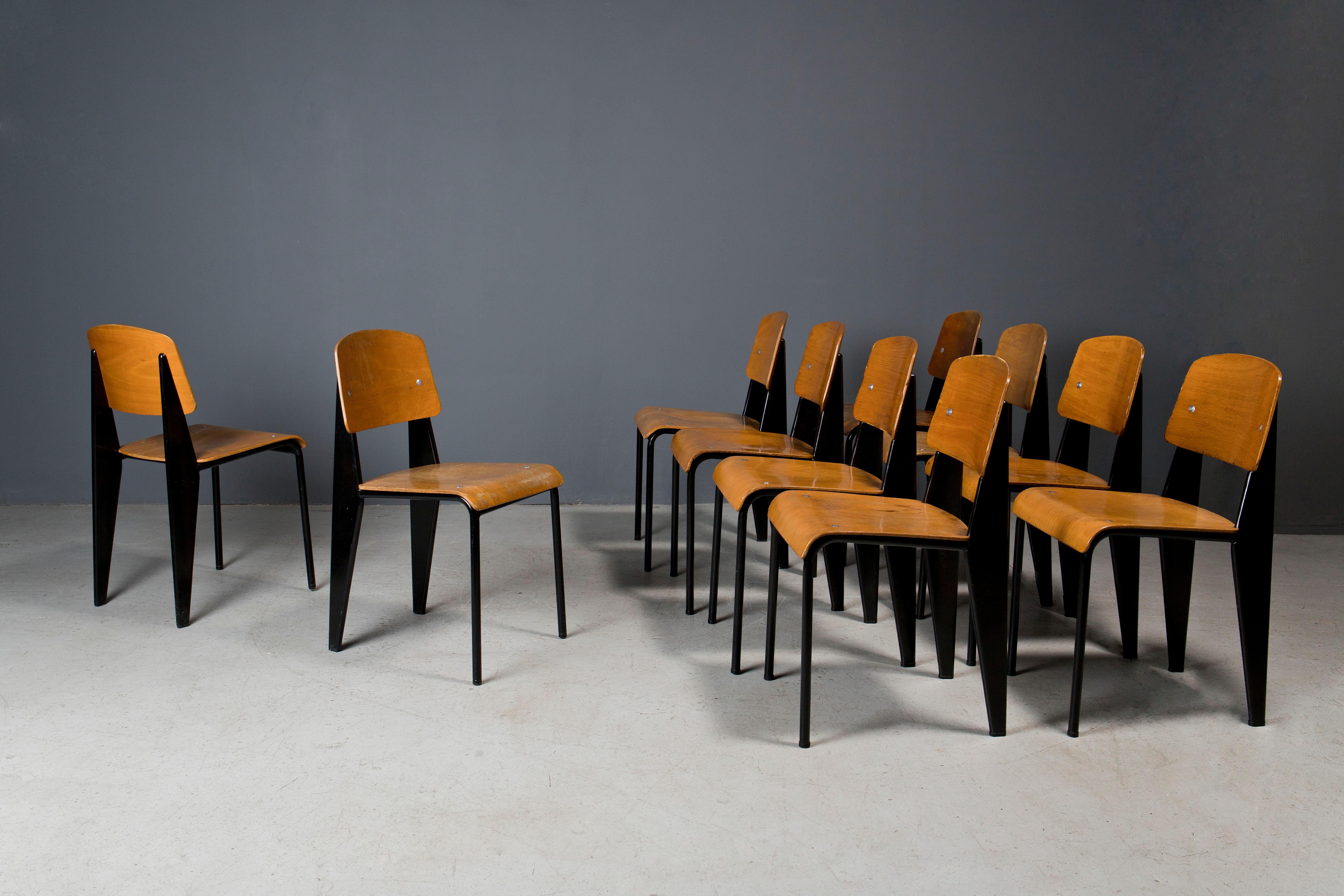 Mid-Century Modern Ensemble de dix chaises 