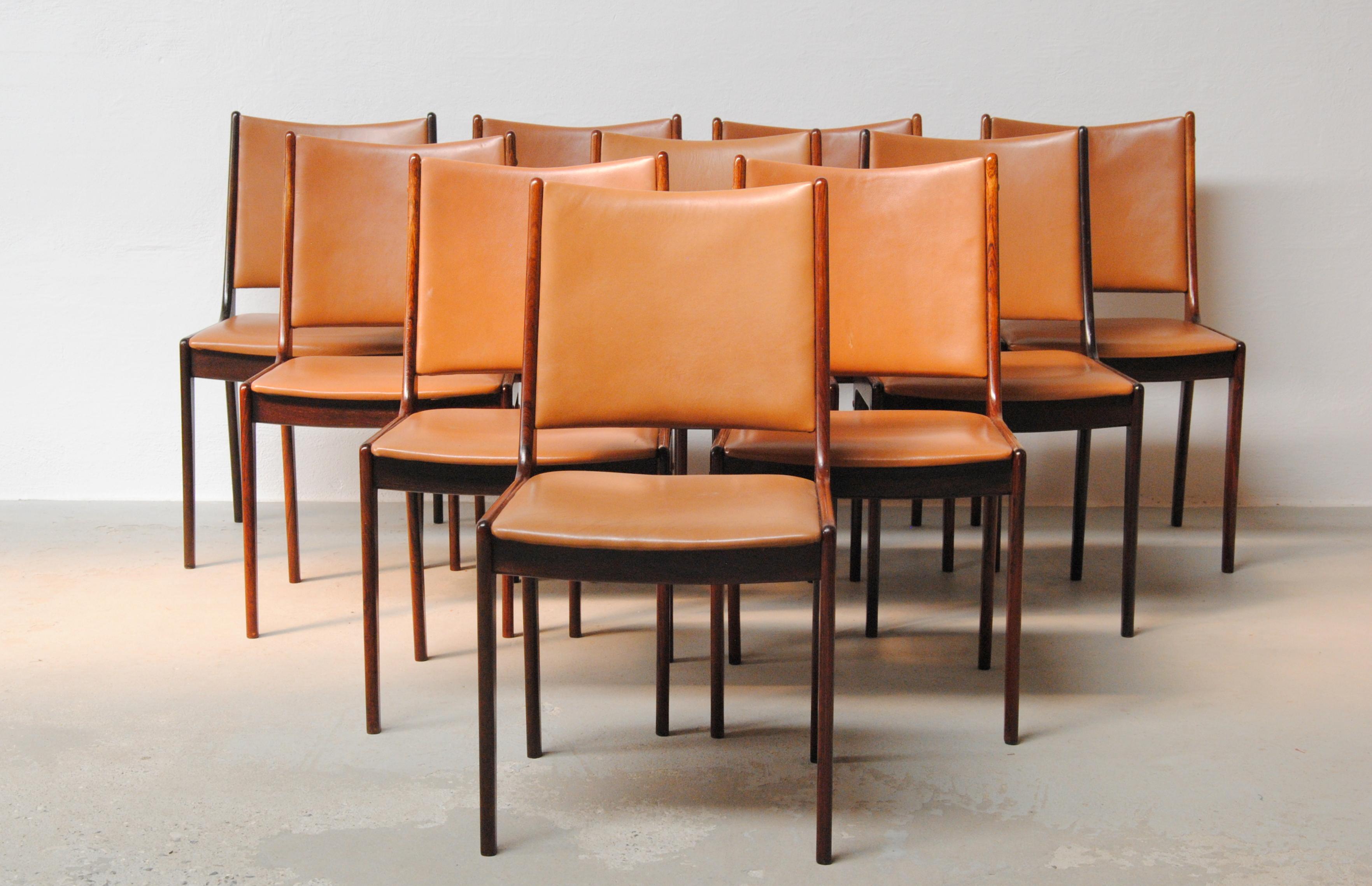 Set of ten fully restored 1960s Johannes Andersen dining chairs in rosewood made by Uldum Møbler, Denmark.

The set of dining chairs feature a clean simple yet elegant design that will fit in well in most houses. 

The chairs have been fully