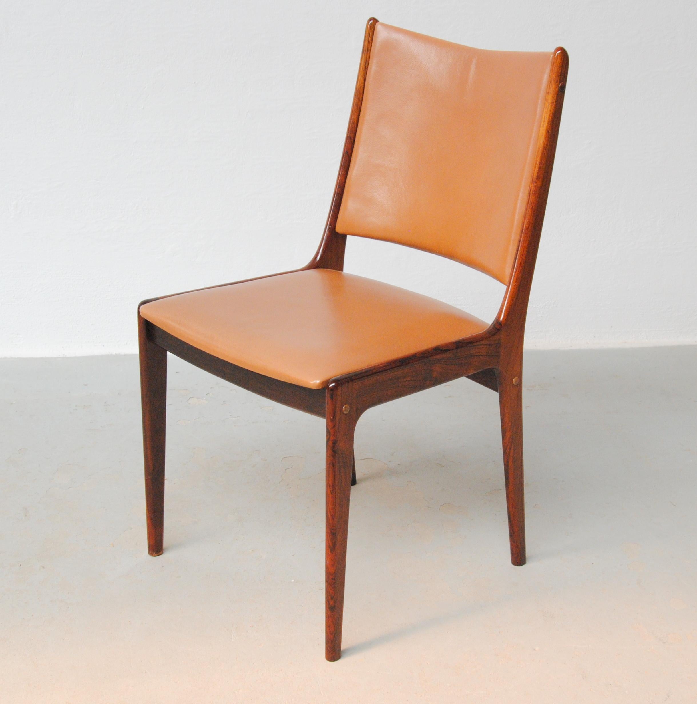 Scandinave moderne Dix chaises de salle à manger restaurées Johannes Andersen en bois de rose, tapisserie personnalisée incluse en vente