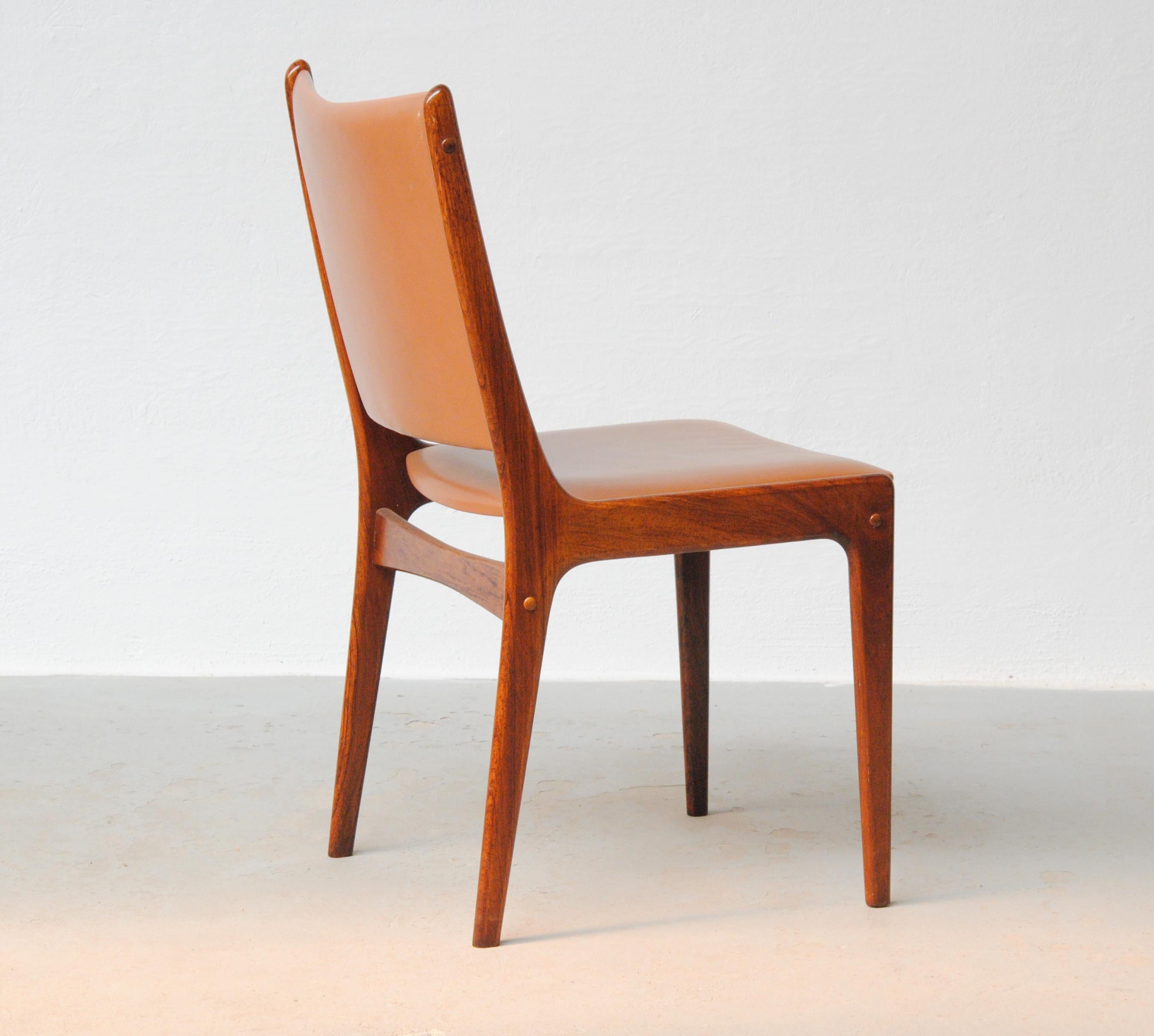 Danois Dix chaises de salle à manger restaurées Johannes Andersen en bois de rose, tapisserie personnalisée incluse en vente