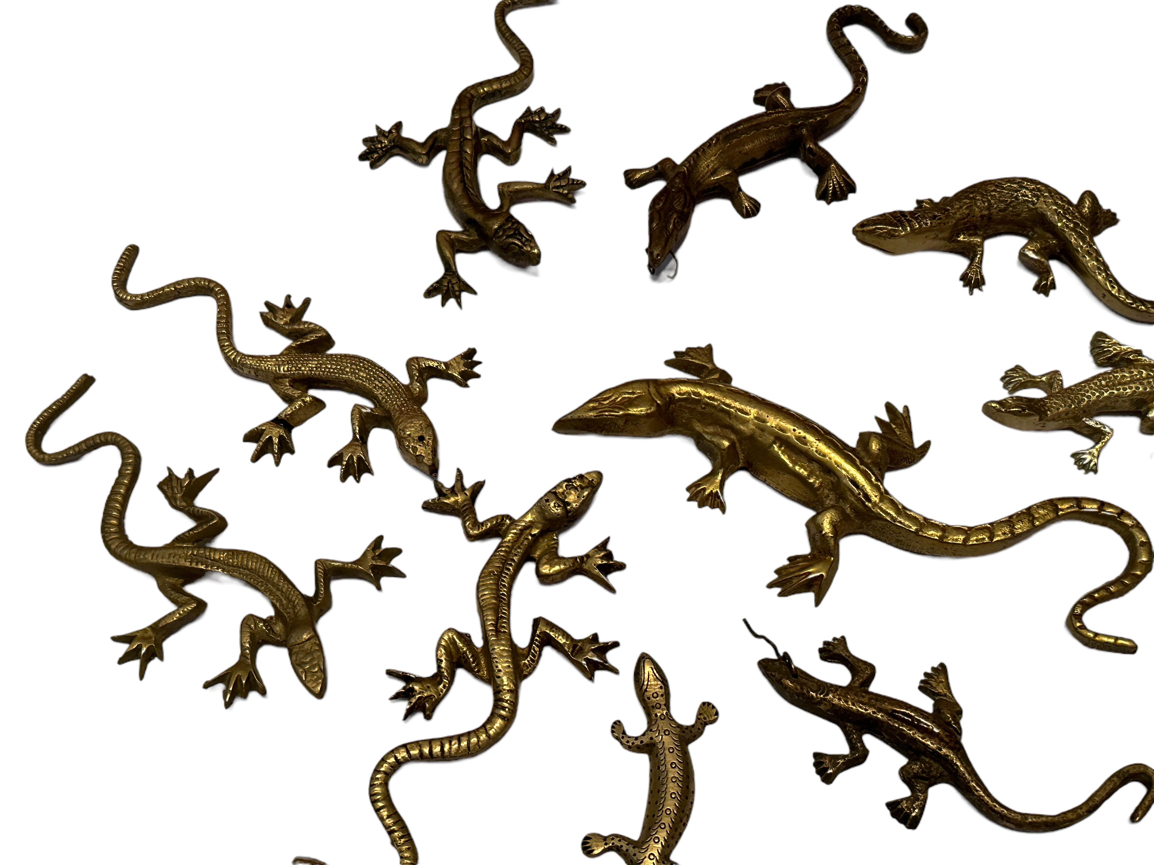 Mid-20th Century Set of Ten Lizards Gecko Brass Metal Wall Decoration Vintage, 1960s For Sale