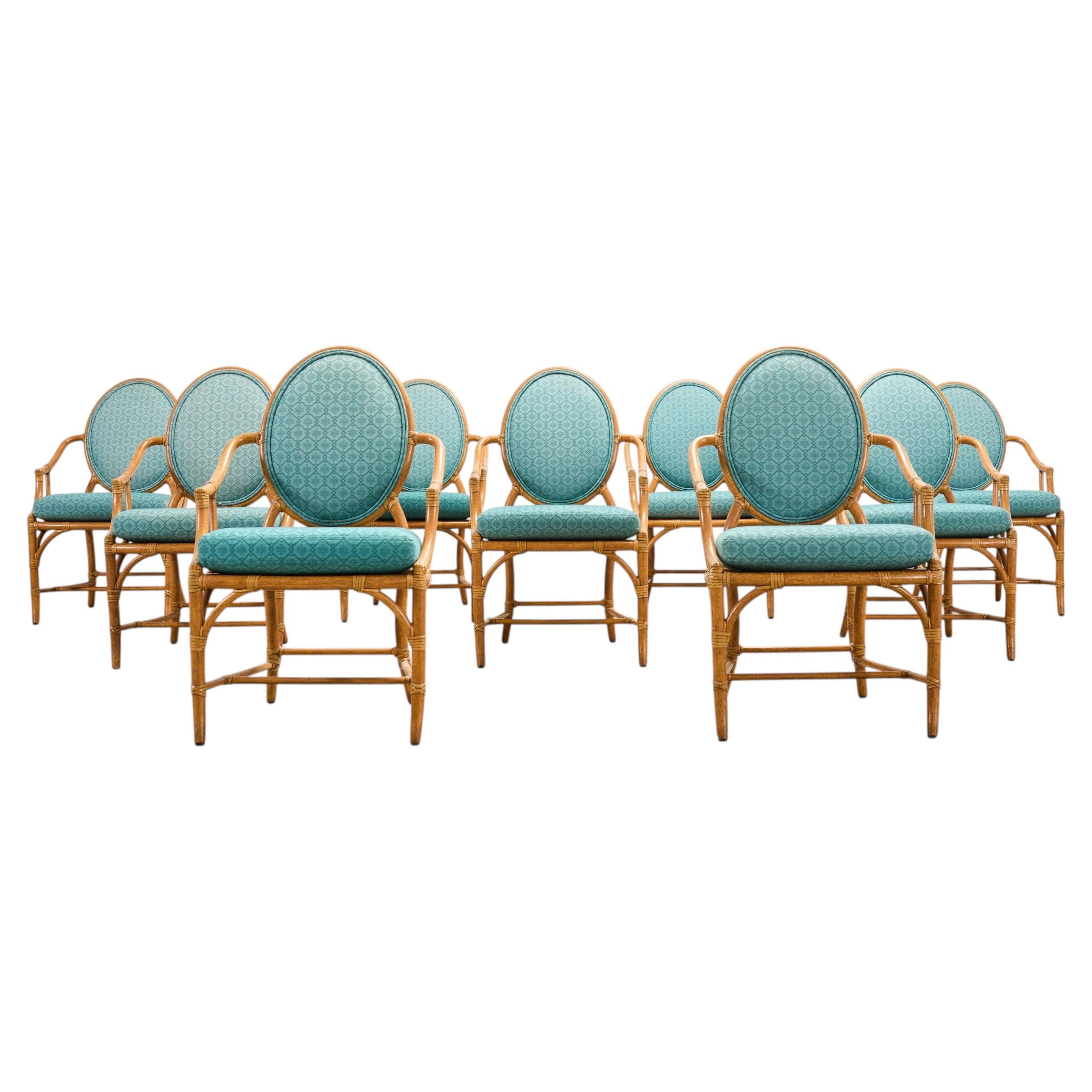 Juego de diez sillas de comedor de ratán moderno orgánico de la marca McGuire