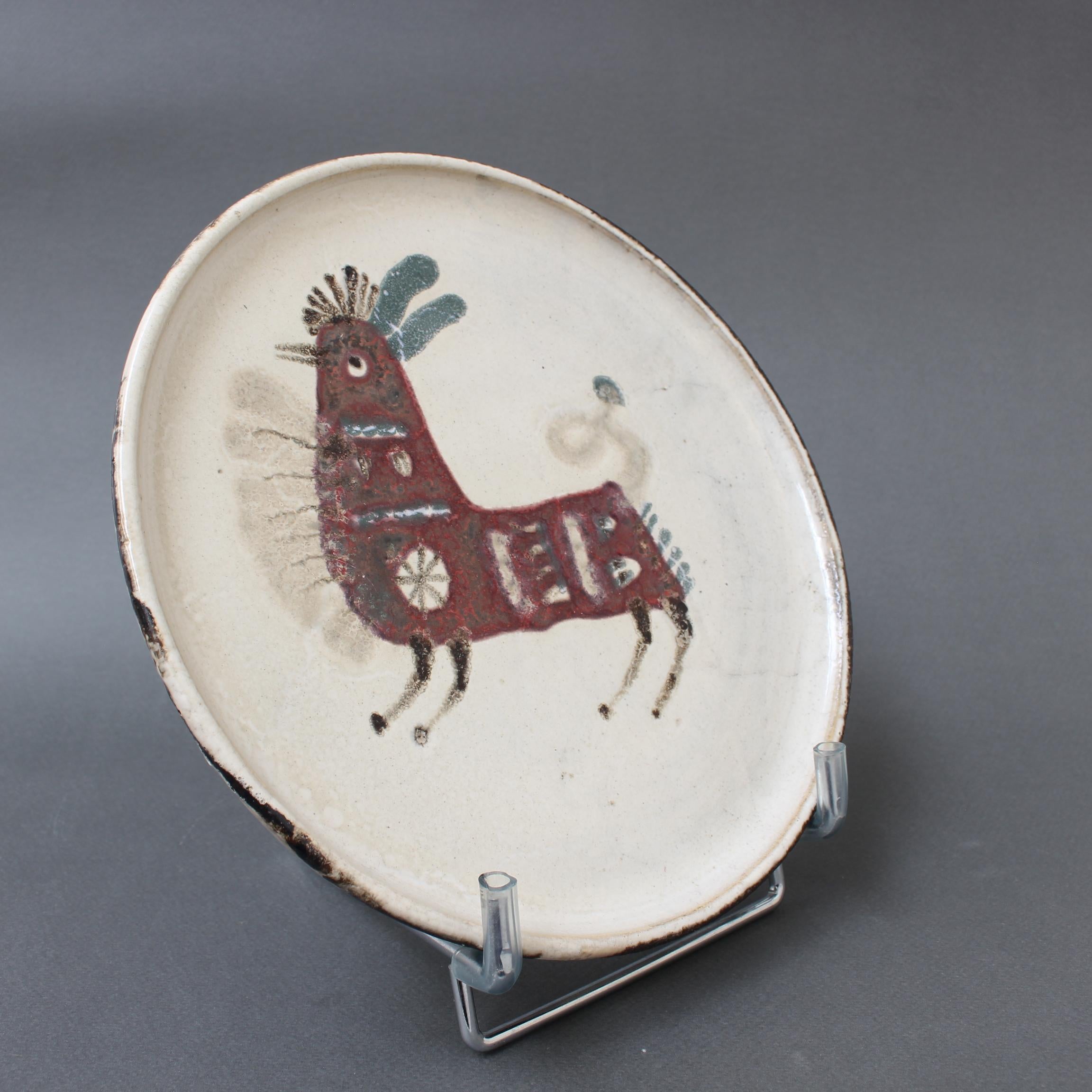 Dipinto a mano Set di dieci piatti decorativi in ceramica francese della metà del secolo scorso di Le Mûrier in vendita