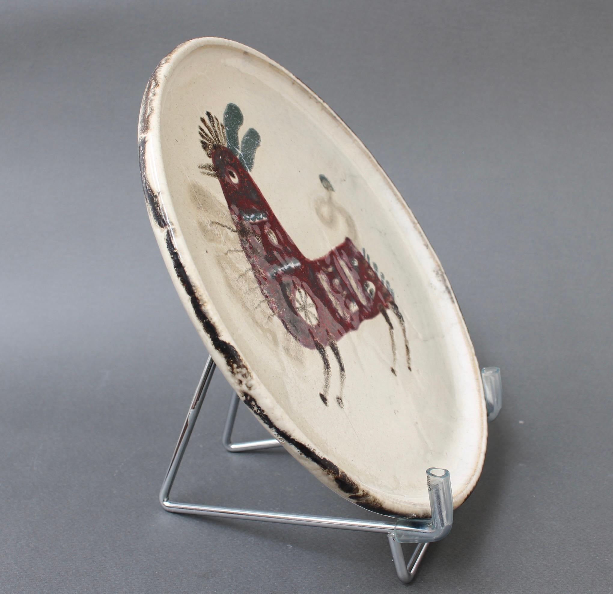 Set di dieci piatti decorativi in ceramica francese della metà del secolo scorso di Le Mûrier In condizioni buone in vendita a London, GB