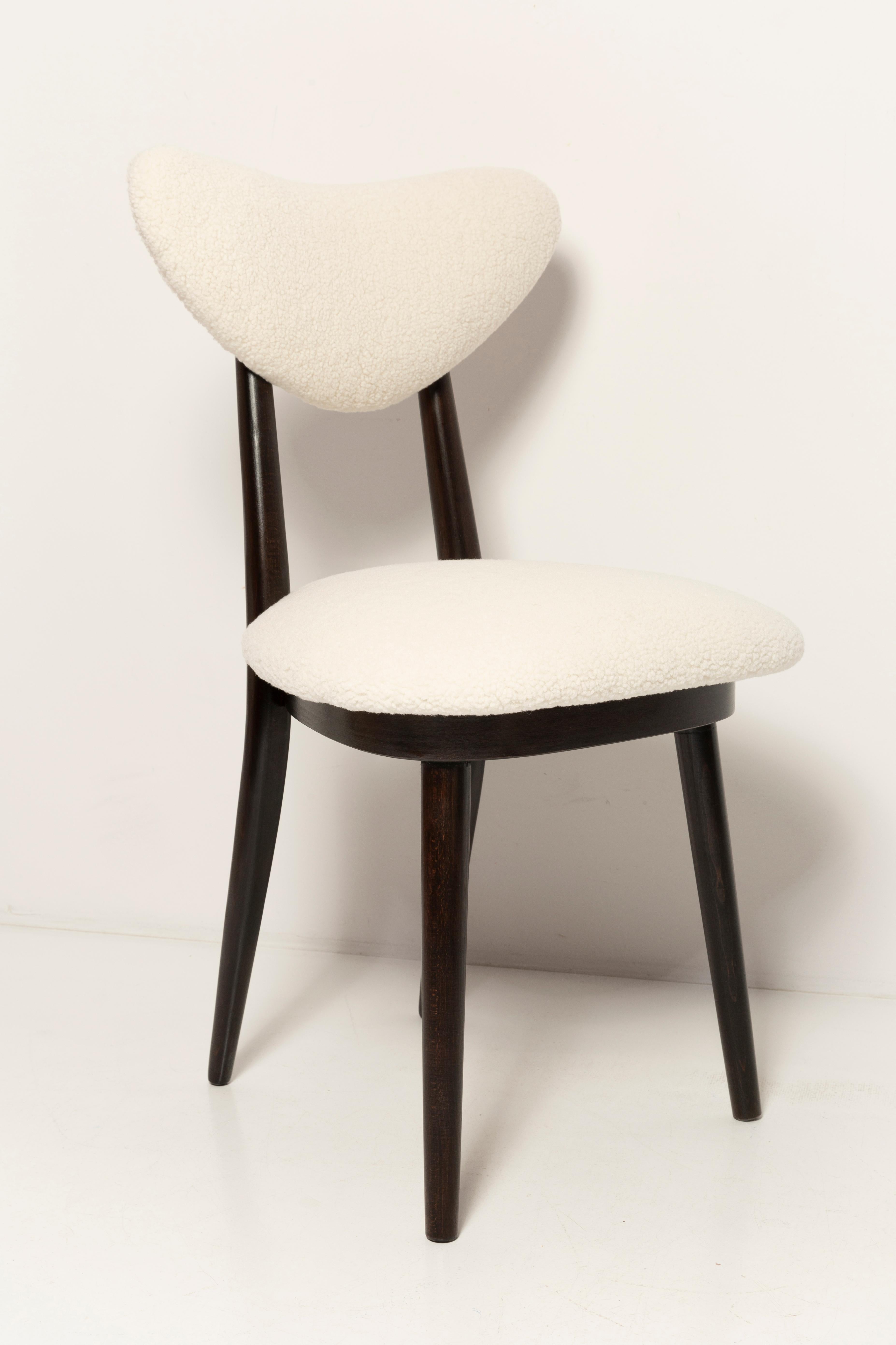 Set of Ten Midcentury Light Bouclé Heart Chairs, Europe, 1960s In Excellent Condition For Sale In 05-080 Hornowek, PL