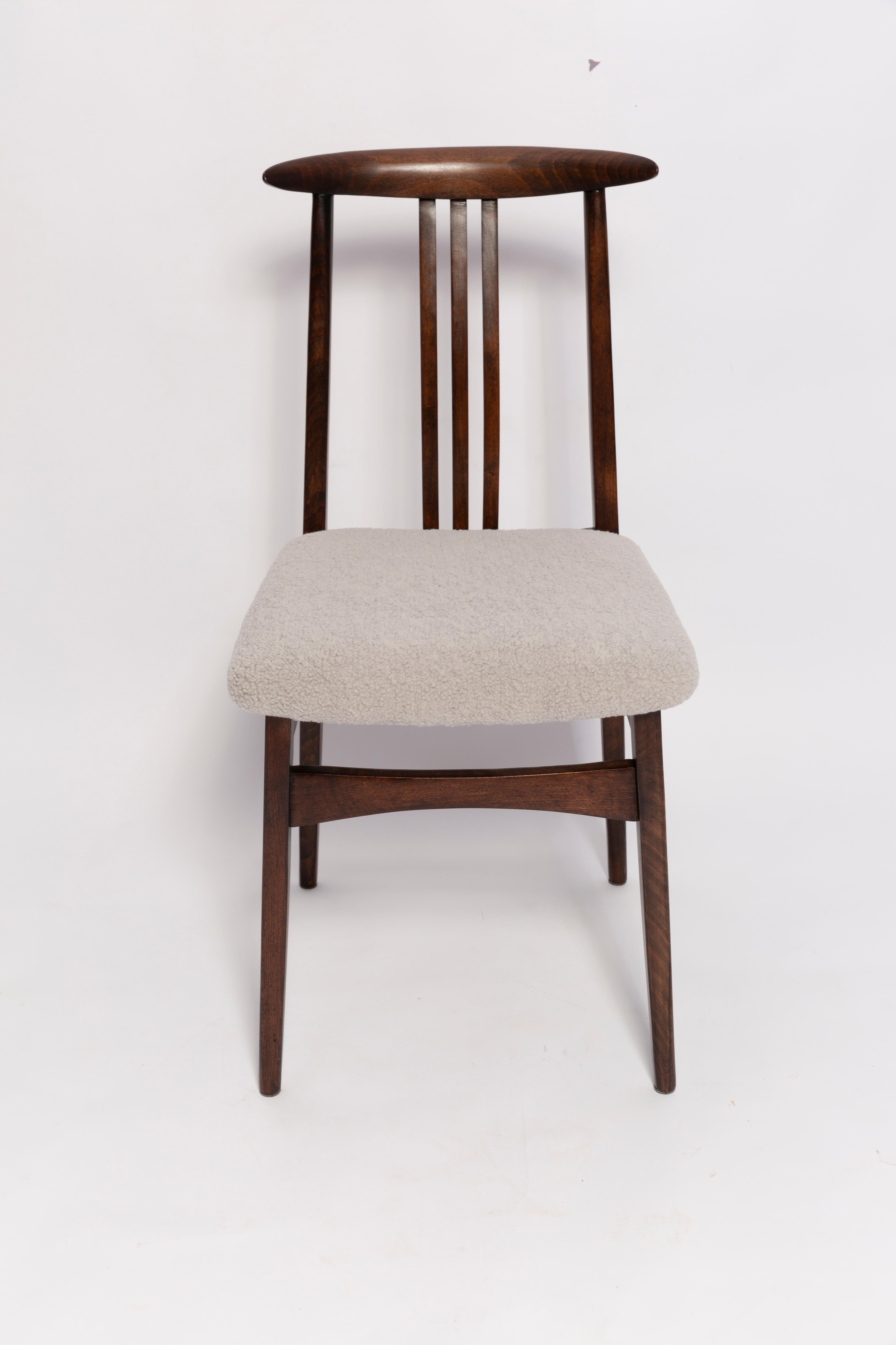 Mid-Century Modern Set of Ten Mid-Century Linen Boucle Chairs, Walnut, M. Zielinski, Europe, 1960s For Sale