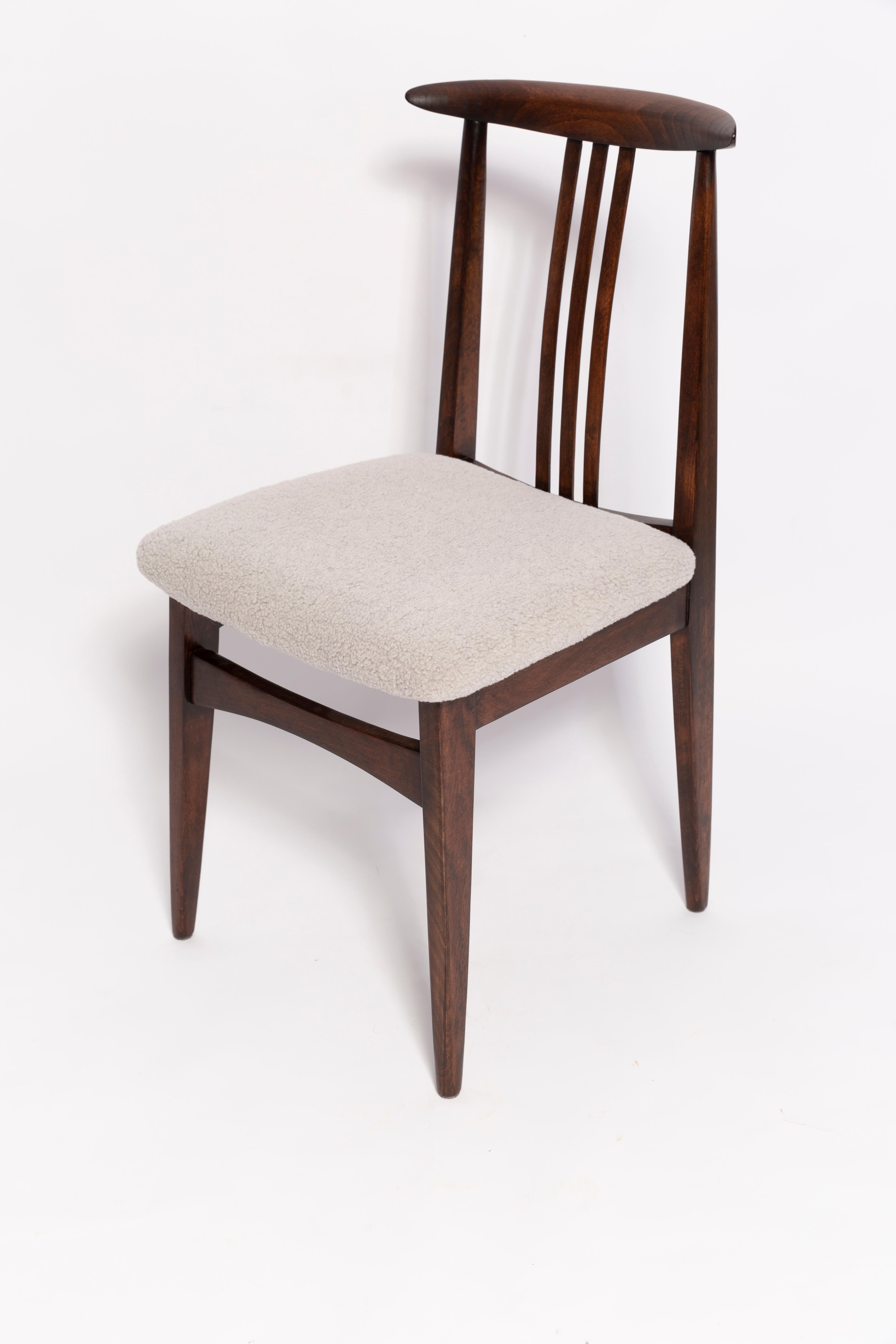 Set of Ten Mid-Century Linen Boucle Chairs, Walnut, M. Zielinski, Europe, 1960s For Sale 1