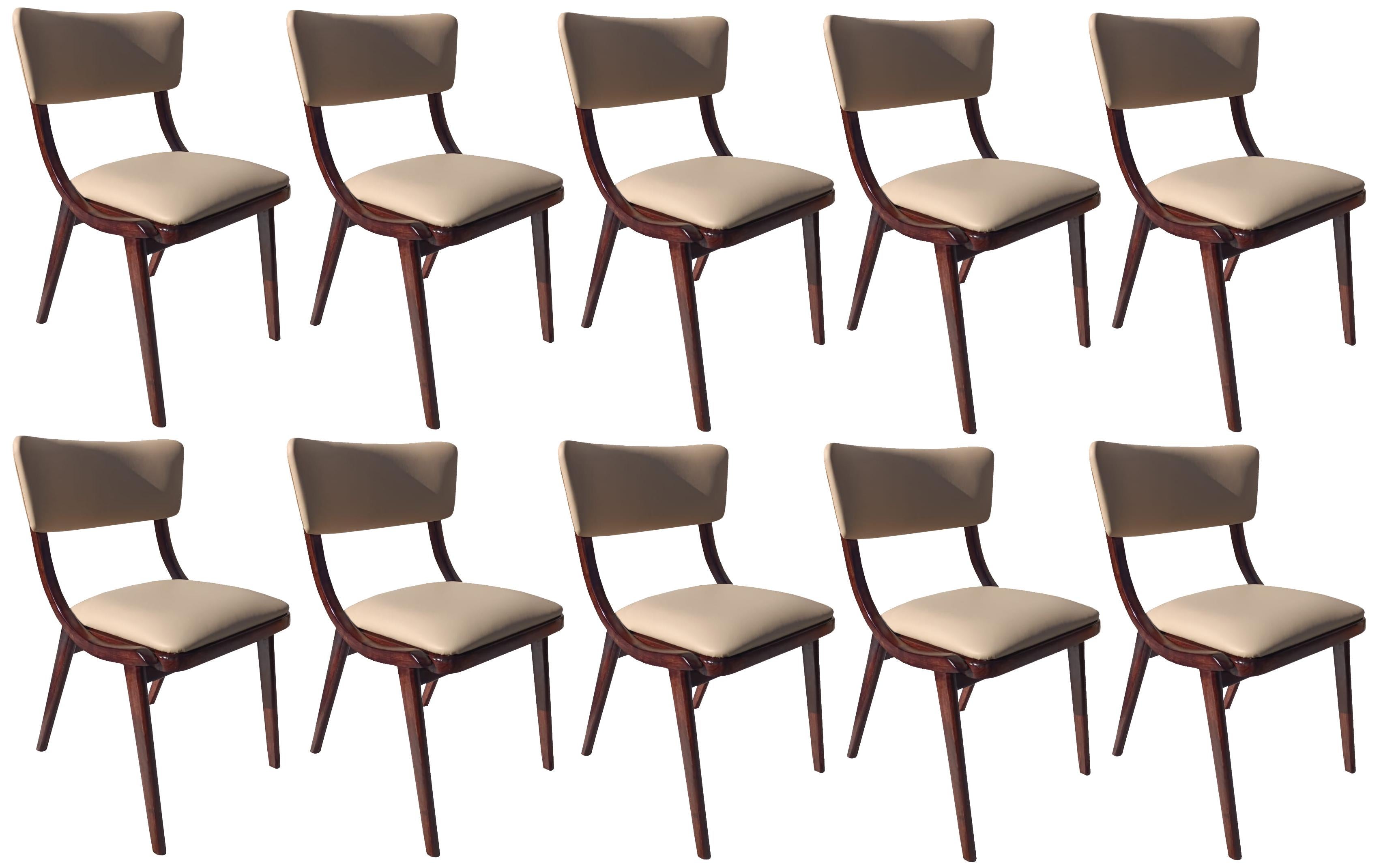 Set of Ten Mid Century Modern Bumerang Chairs, Light Creme Leather, Poland, 1960 In Excellent Condition For Sale In 05-080 Hornowek, PL