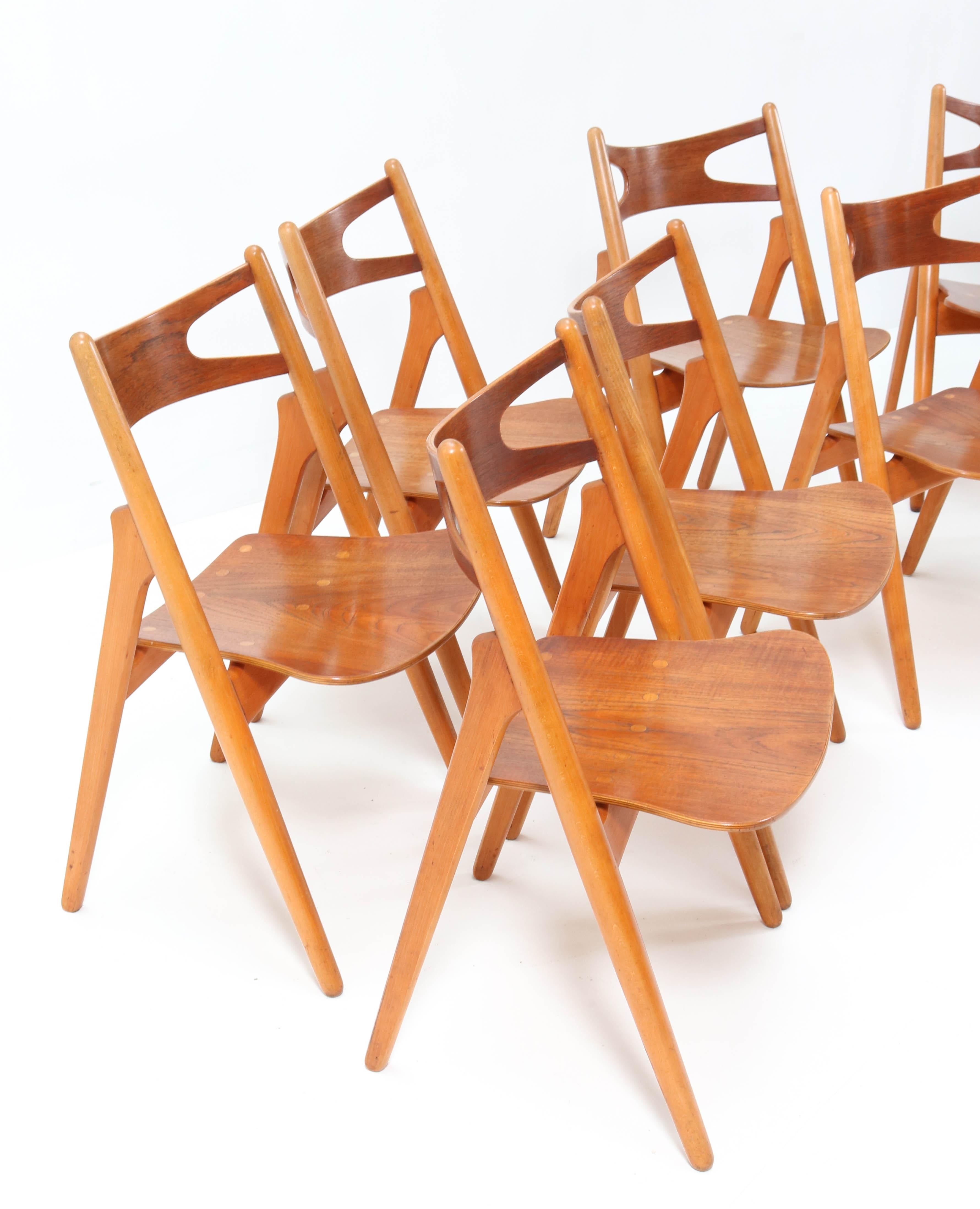 Set of Ten Mid-Century Modern Sawbuck Ch-29 Chairs by Hans J. Wegner, 1950s In Good Condition In Amsterdam, NL