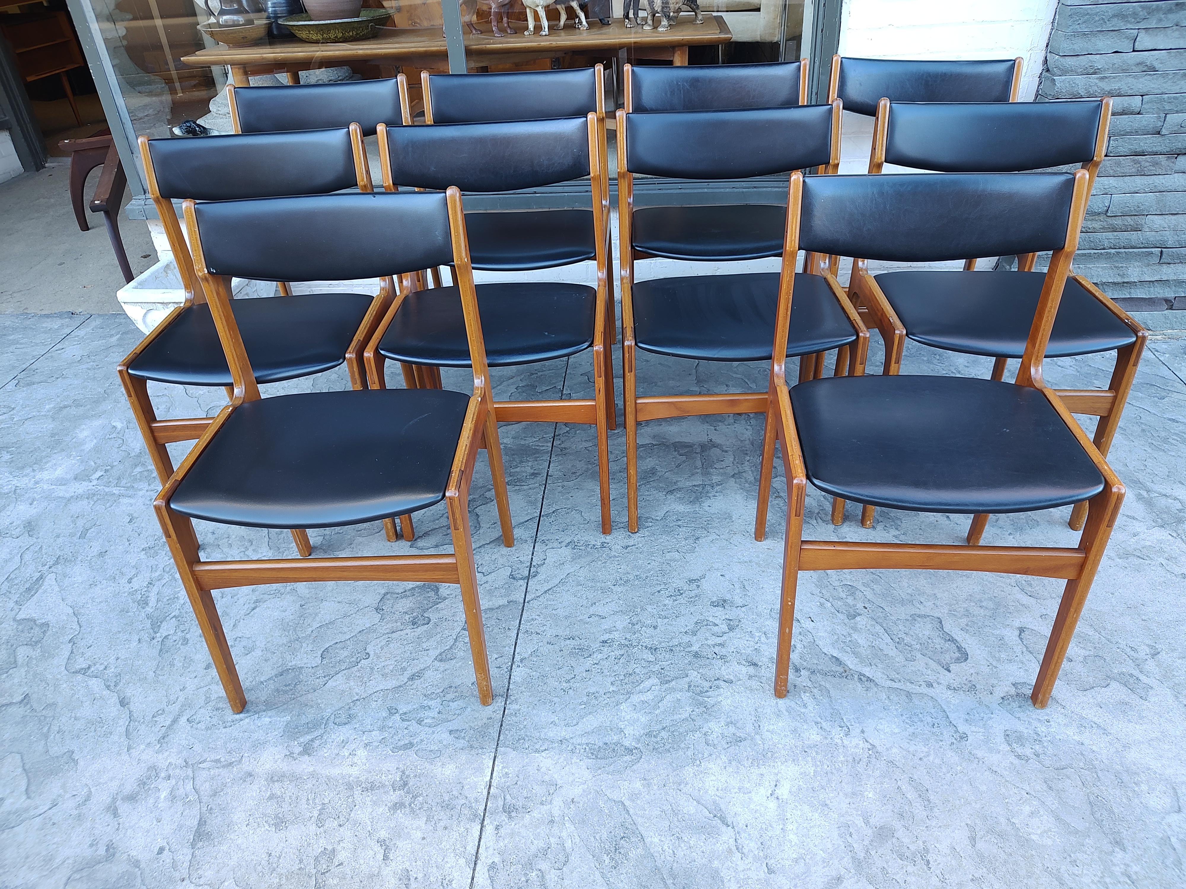 Set of Ten Mid Century Modern Teak Dining Chairs by Erik Buch 2