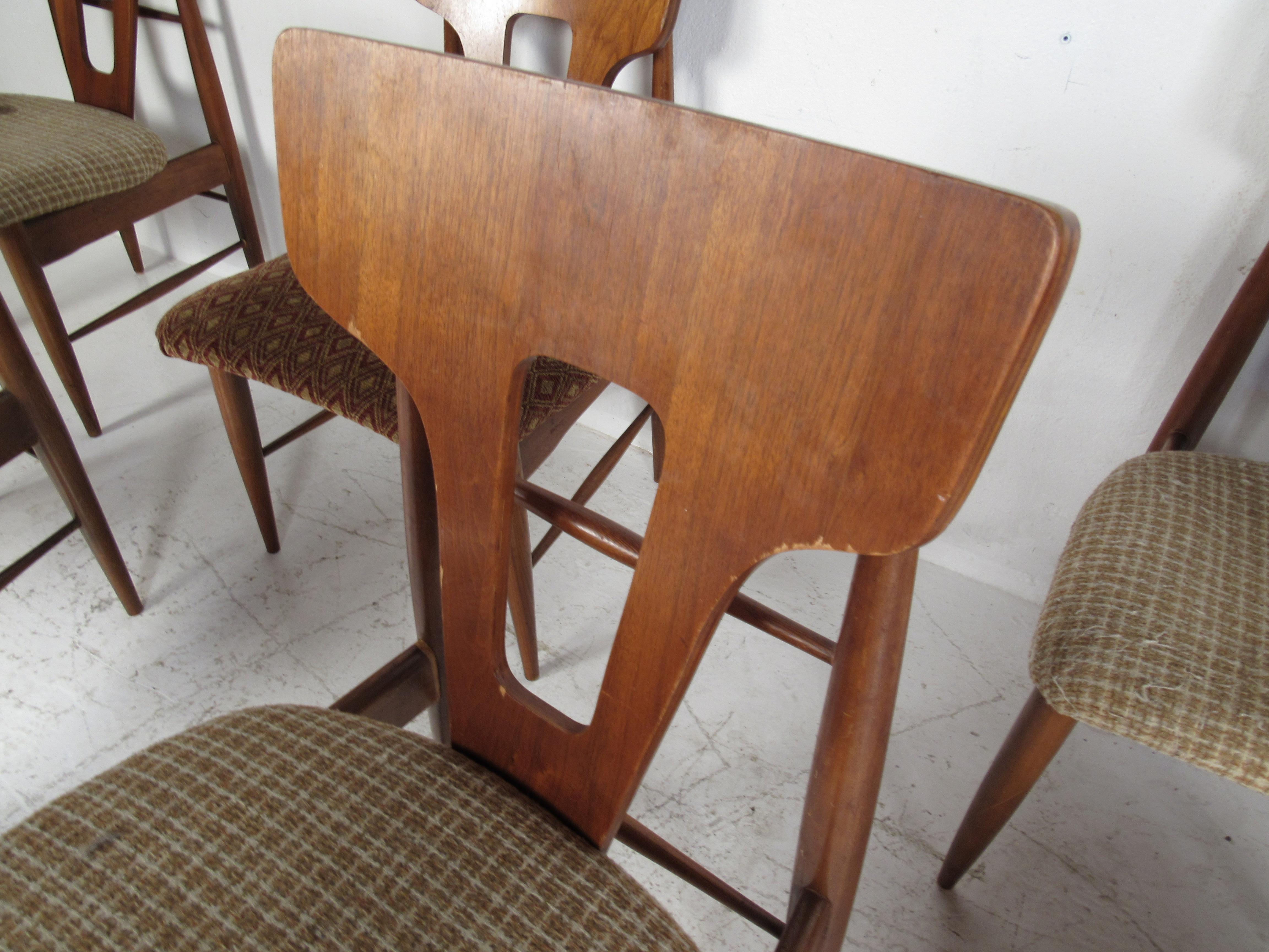 Set of Ten Mid-Century Modern Walnut Dining Chairs For Sale 3