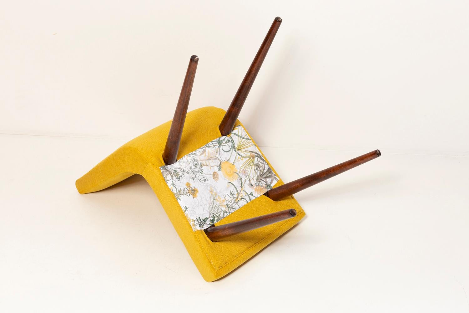 Set of Ten Midcentury Mustard Yellow Wool Chairs, Rajmund Halas Europe, 1960s For Sale 4
