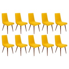 Set di dieci sedie in lana giallo senape del Medioevo, Rajmund Halas Europe, anni '60