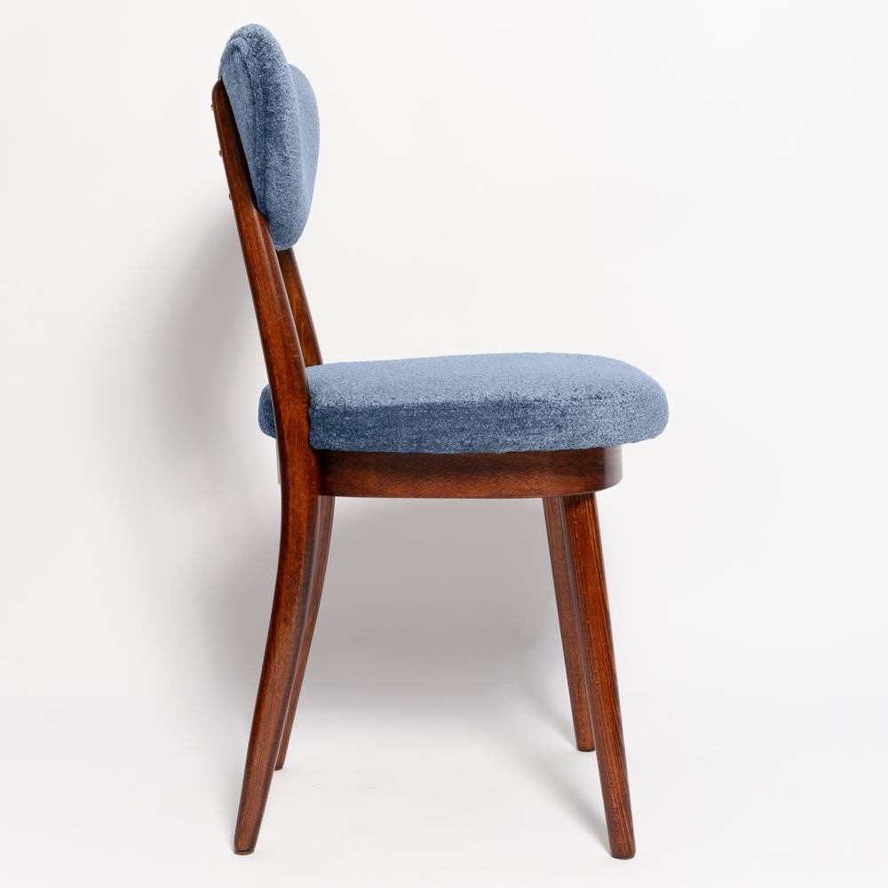 Satz von zehn Stühlen aus blauem Herzsamt aus der Mitte des Jahrhunderts, Europa, 1960er Jahre (Moderne der Mitte des Jahrhunderts) im Angebot
