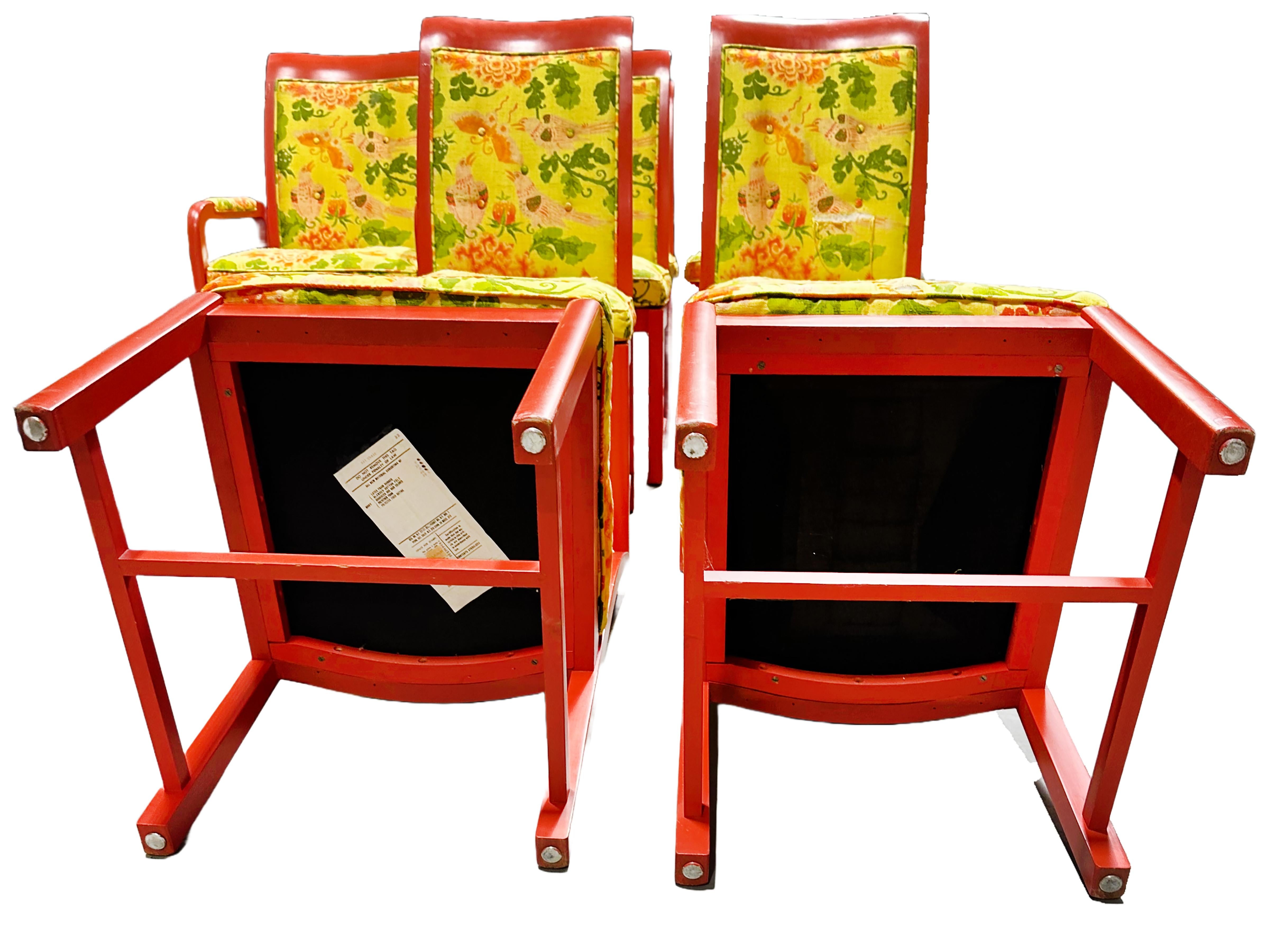 Satz von zehn bemalten Esszimmerstühlen Mid Century im Angebot 1