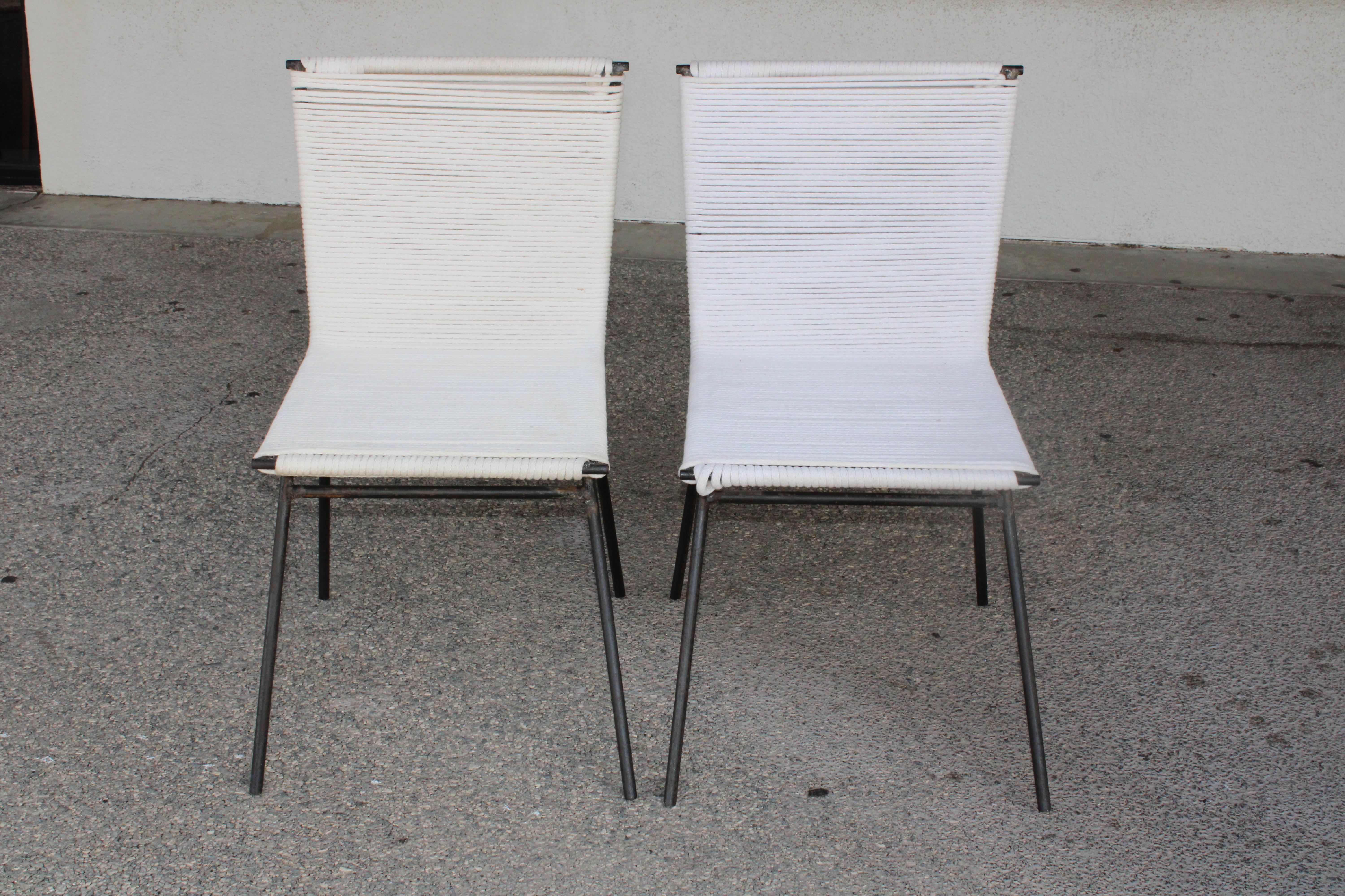 Ensemble de dix chaises de patio en corde dans le style d'Allan Gould en vente 4