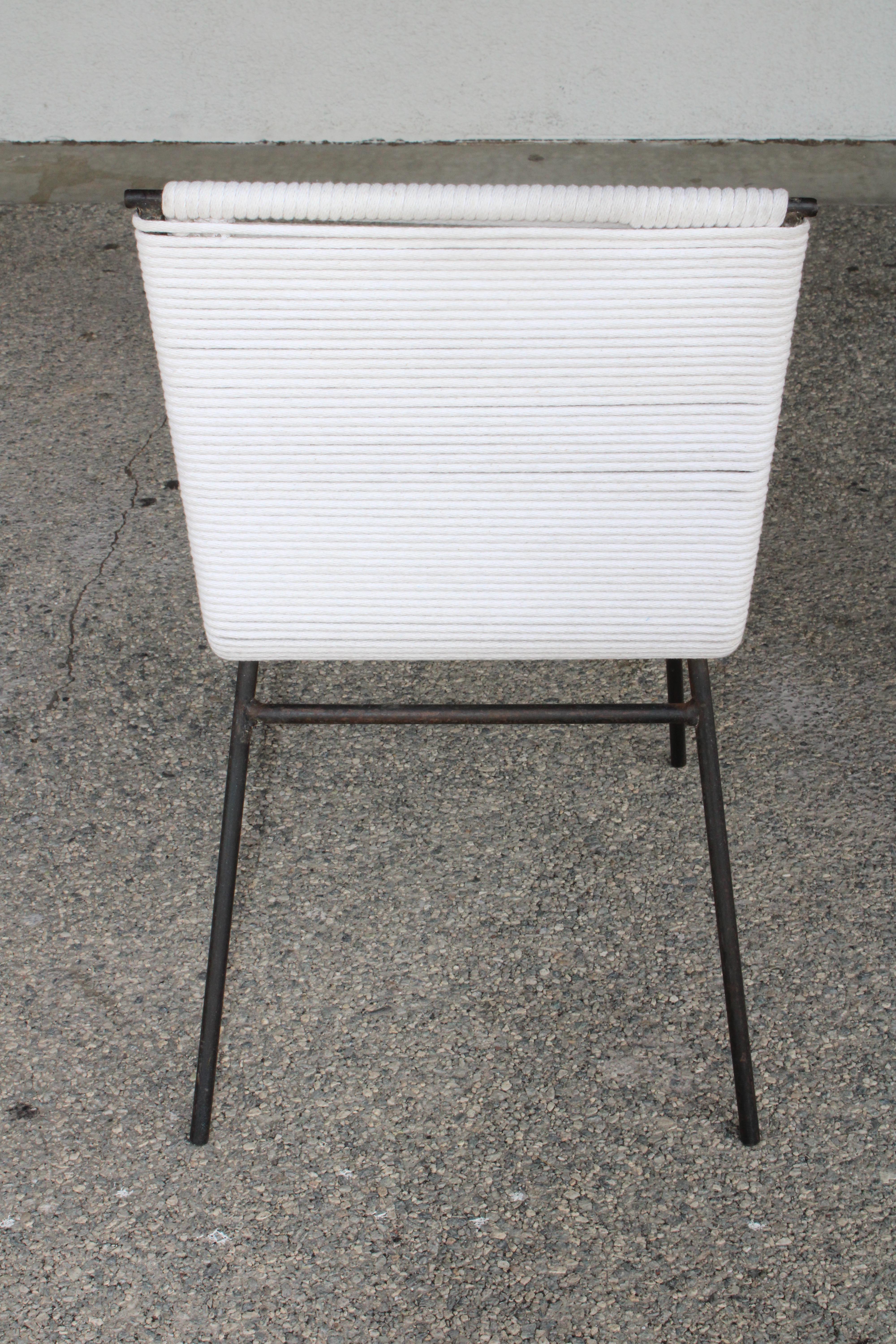 Set von zehn Patio-Seilstühlen im Stil von Allan Gould (Stahl) im Angebot