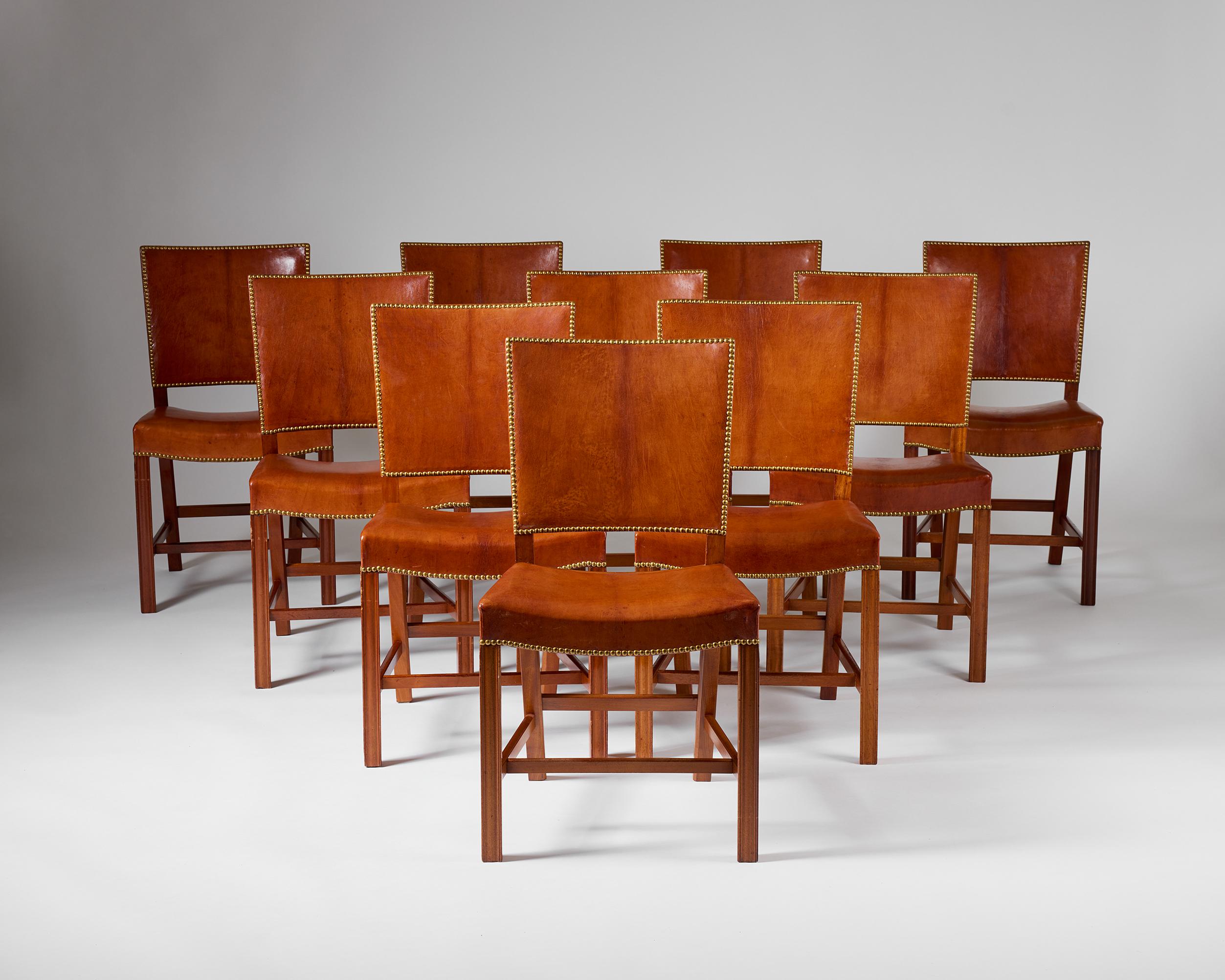 Set di dieci sedie da pranzo 'Red Chair' di Kaare Klint per Rud Rasmussen, Danimarca, 1928

Questo set di dieci sedie da pranzo, noto come Sedia Rossa, è stato progettato da Kaare Klint nel 1928 per l'ebanista danese Rud Rasmussen. Considerata una