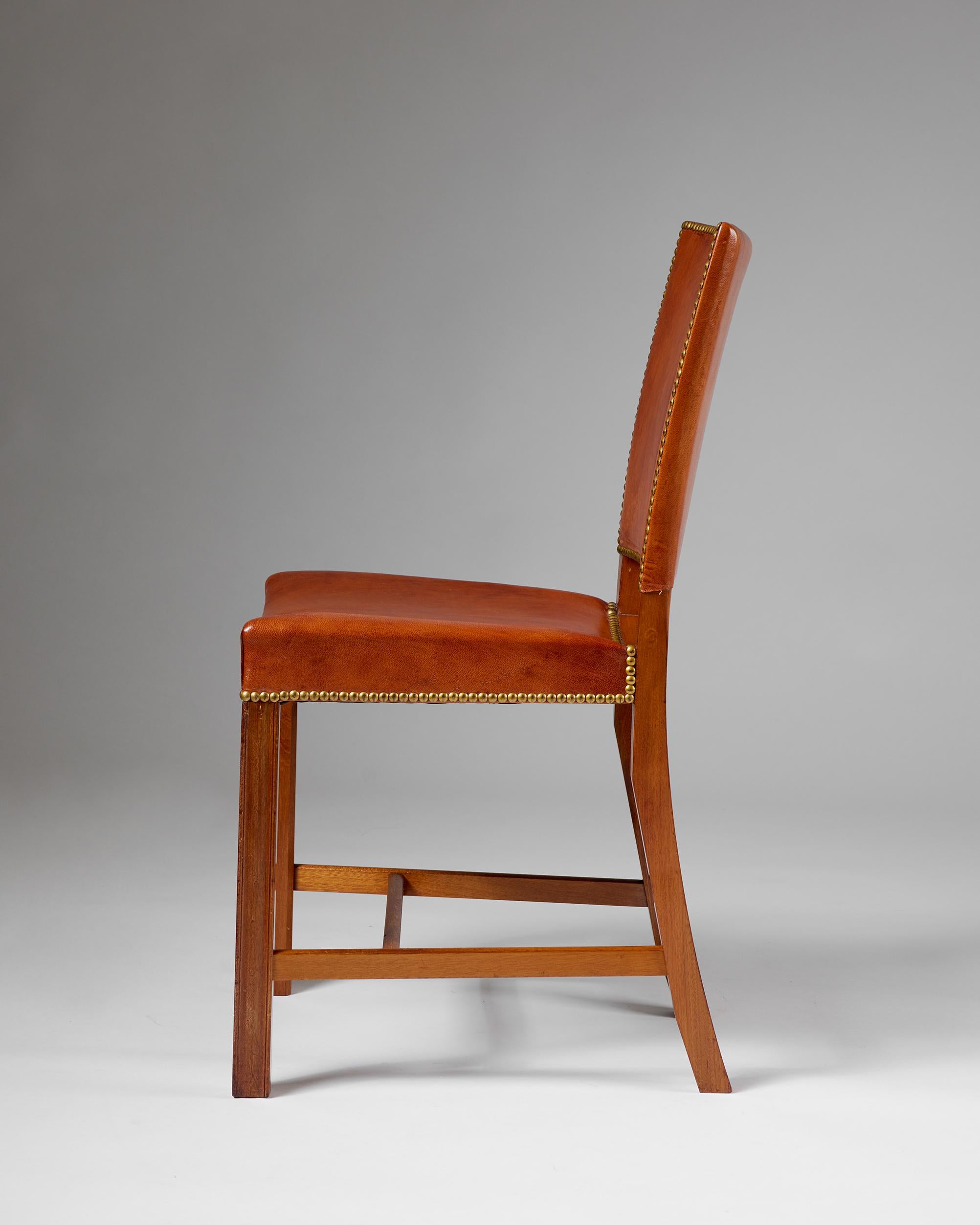 Set di dieci sedie da pranzo 